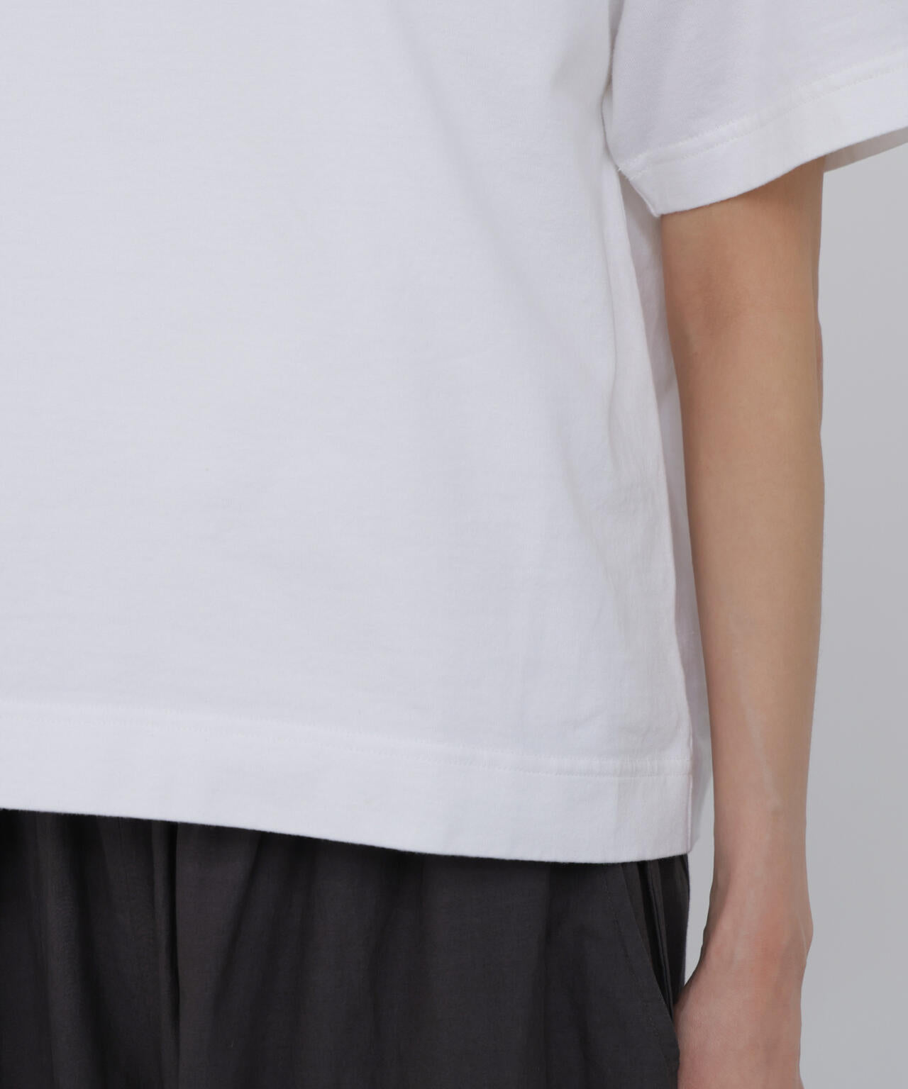 165cm/B:77cm/W:57cm/H:79cm 着用サイズ：M