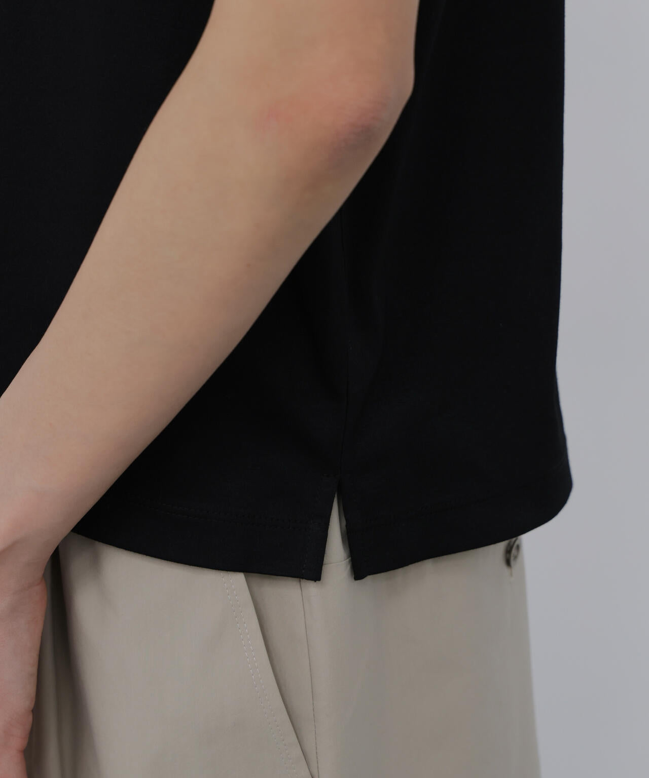 165cm/B:77cm/W:57cm/H:79cm 着用サイズ：M