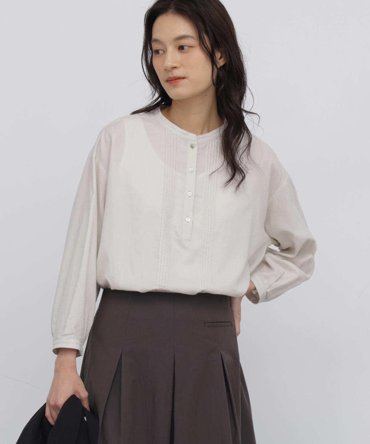 165cm/B:77cm/W:57cm/H:79cm 着用サイズ：M