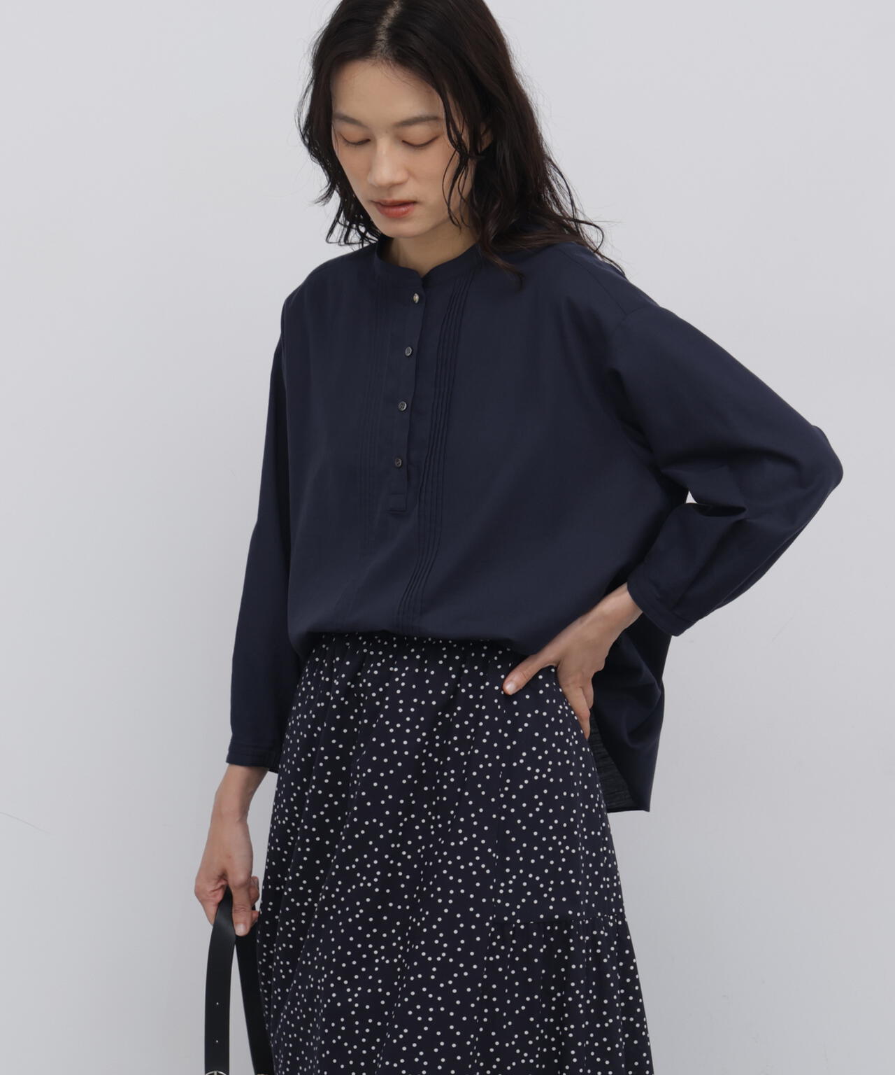165cm/B:77cm/W:57cm/H:79cm 着用サイズ：M