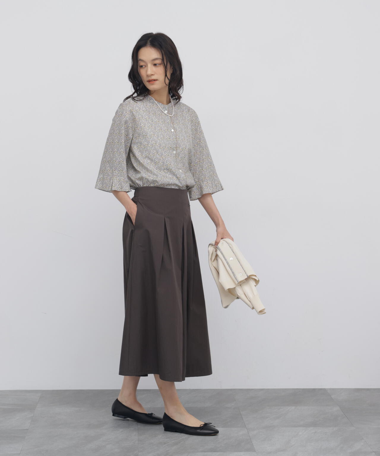 165cm/B:77cm/W:57cm/H:79cm 着用サイズ：M