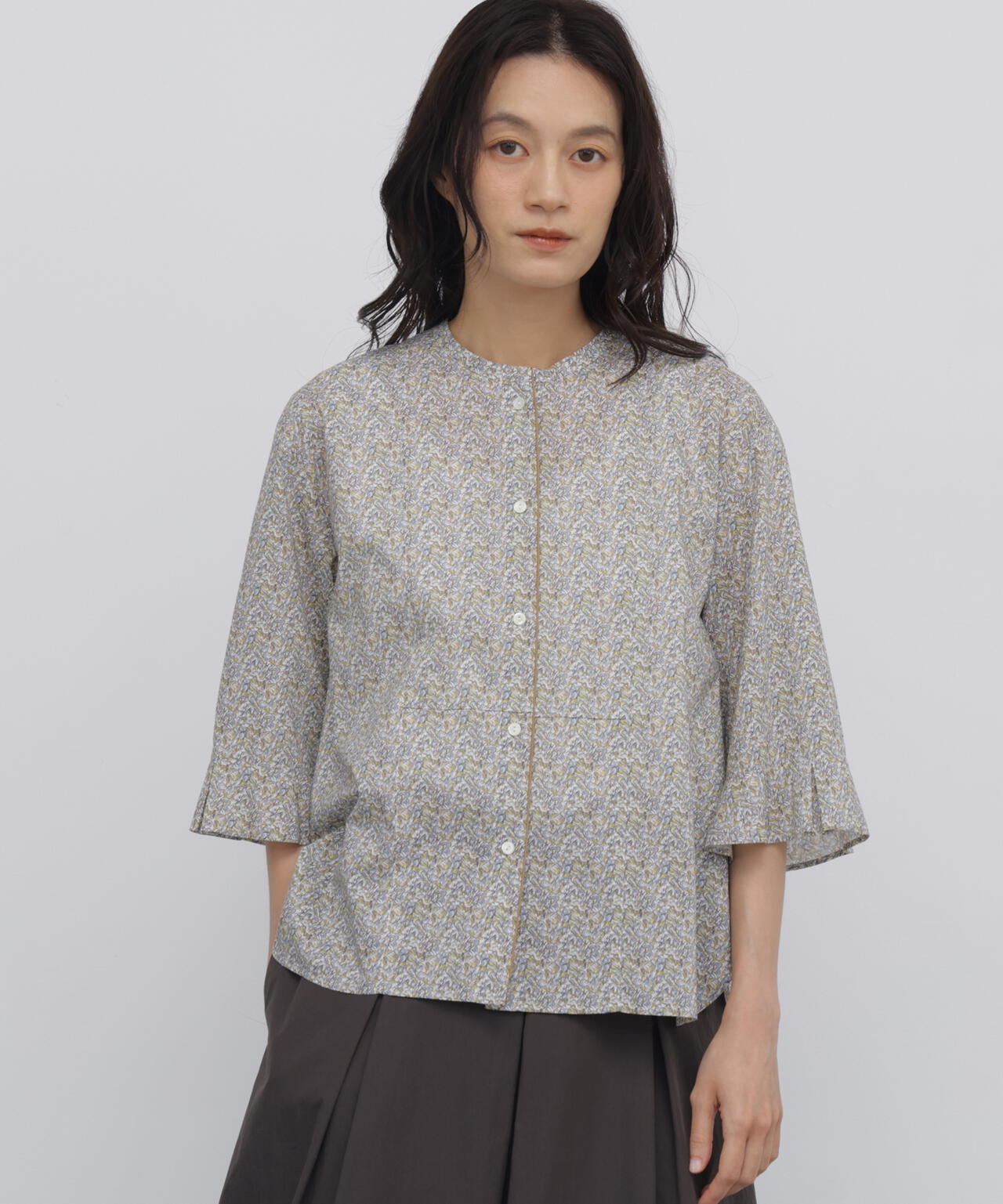 165cm/B:77cm/W:57cm/H:79cm 着用サイズ：M