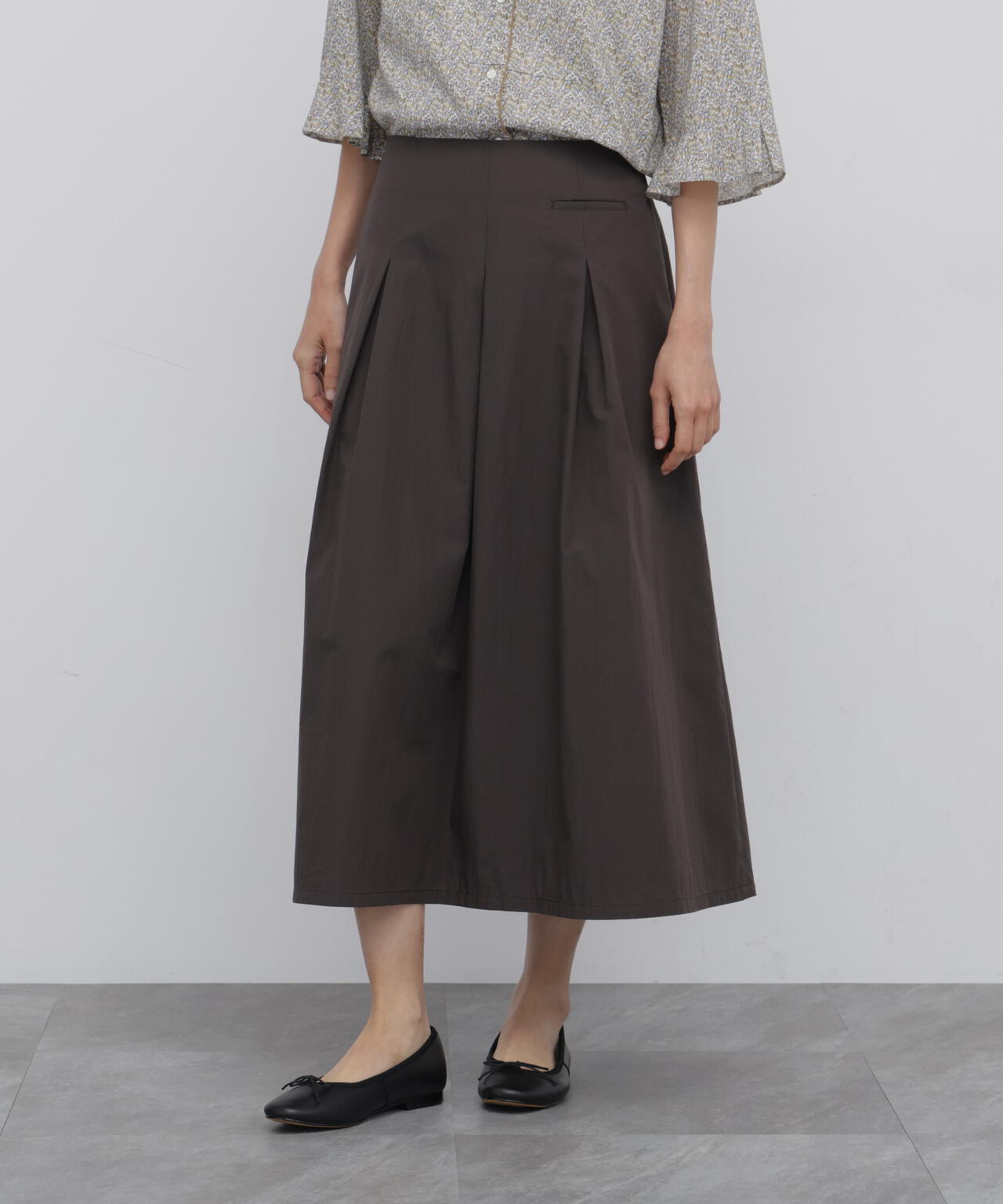 165cm/B:77cm/W:57cm/H:79cm 着用サイズ：M
