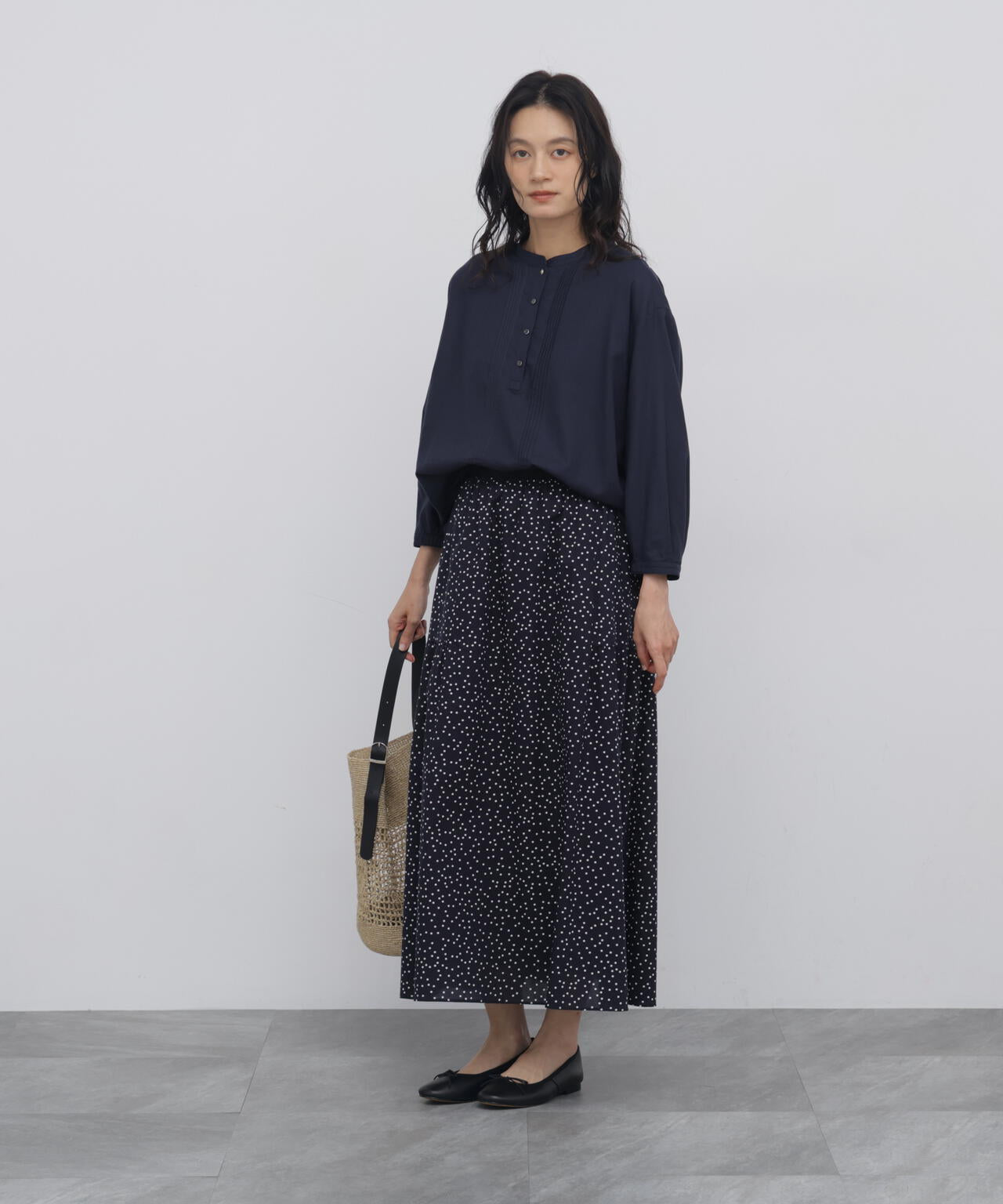 165cm/B:77cm/W:57cm/H:79cm 着用サイズ：M