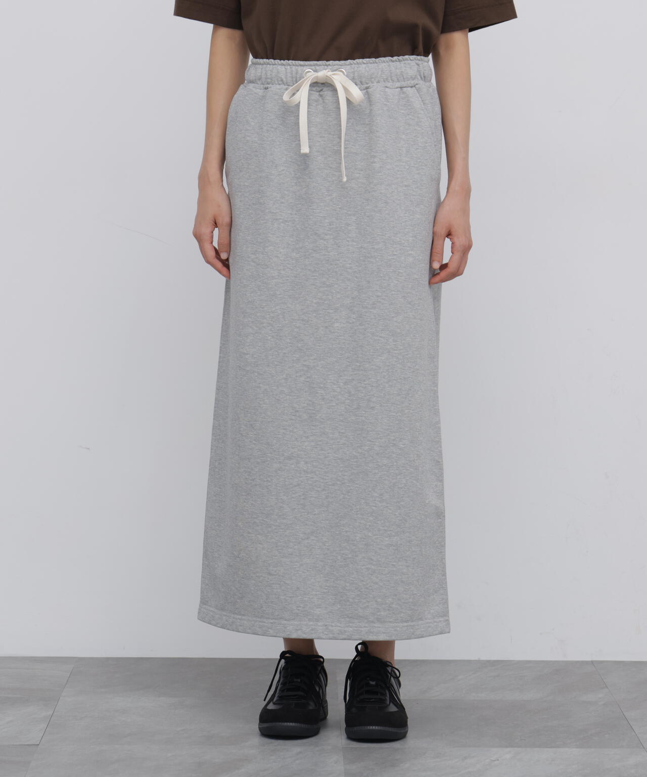 165cm/B:77cm/W:57cm/H:79cm 着用サイズ：M