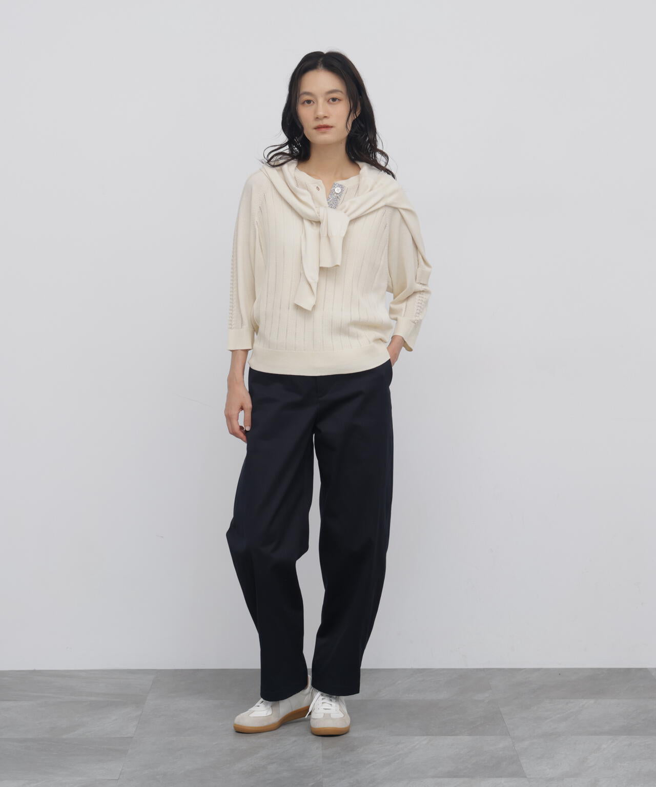 165cm/B:77cm/W:57cm/H:79cm 着用サイズ：M