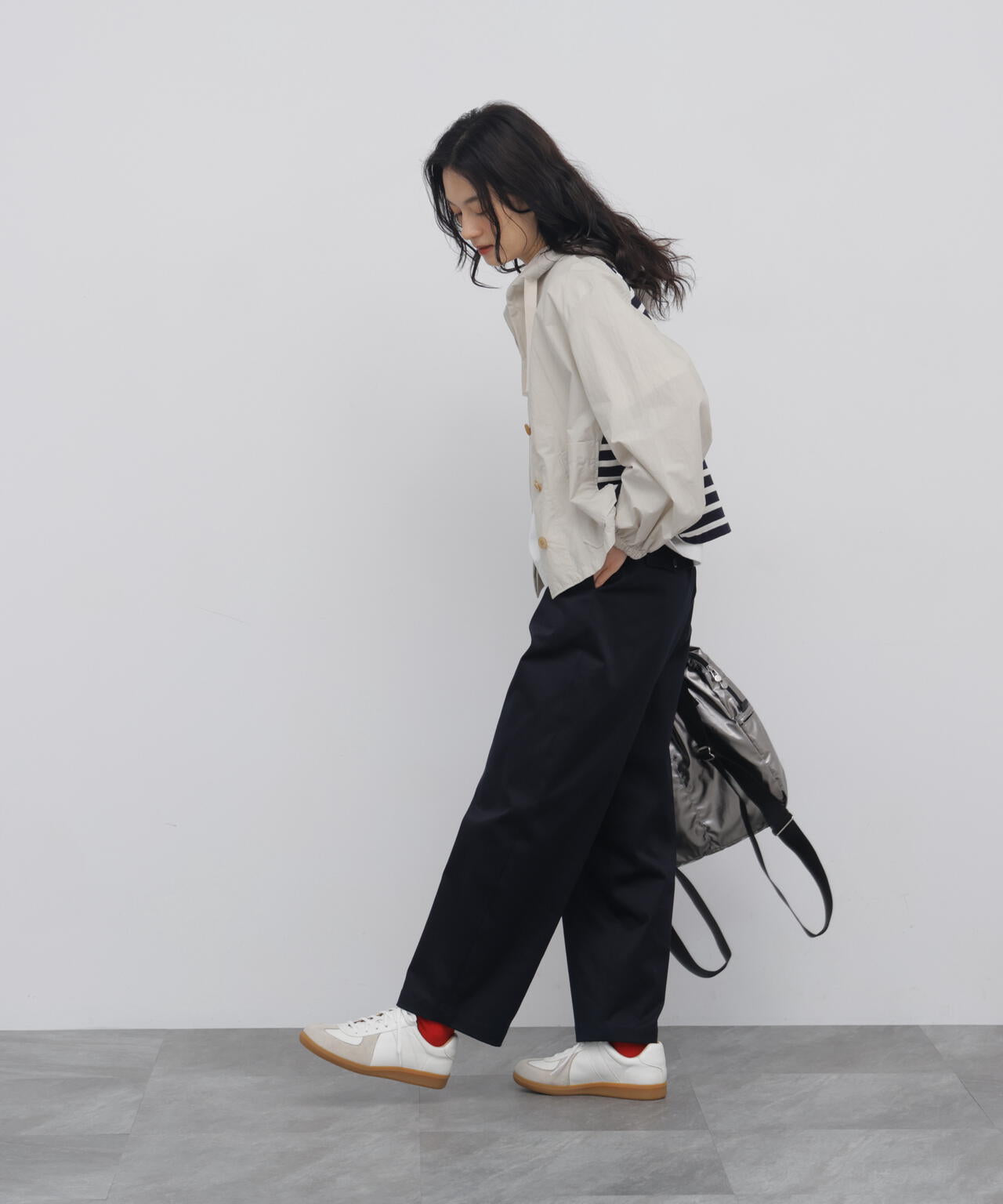165cm/B:77cm/W:57cm/H:79cm 着用サイズ：M