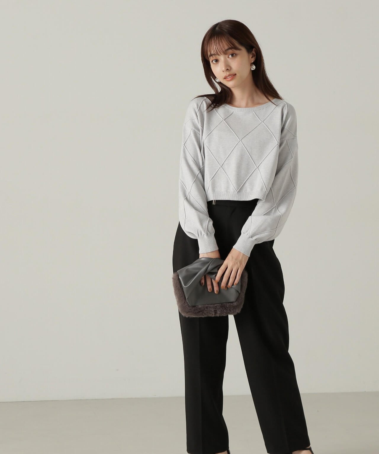 ダイヤ柄ショート丈ニット
