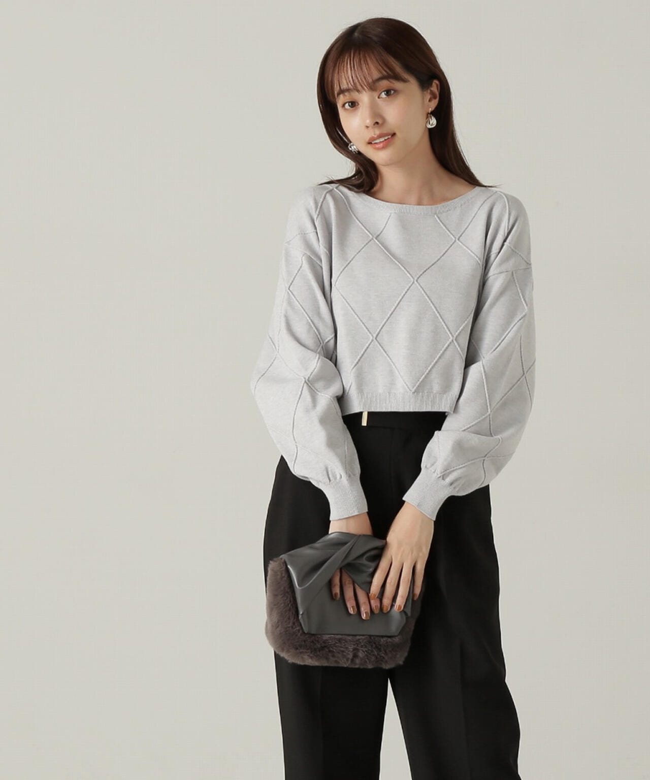 ダイヤ柄ショート丈ニット