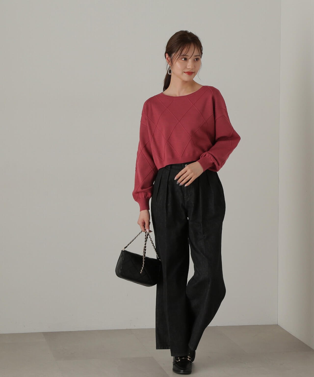 ダイヤ柄ショート丈ニット