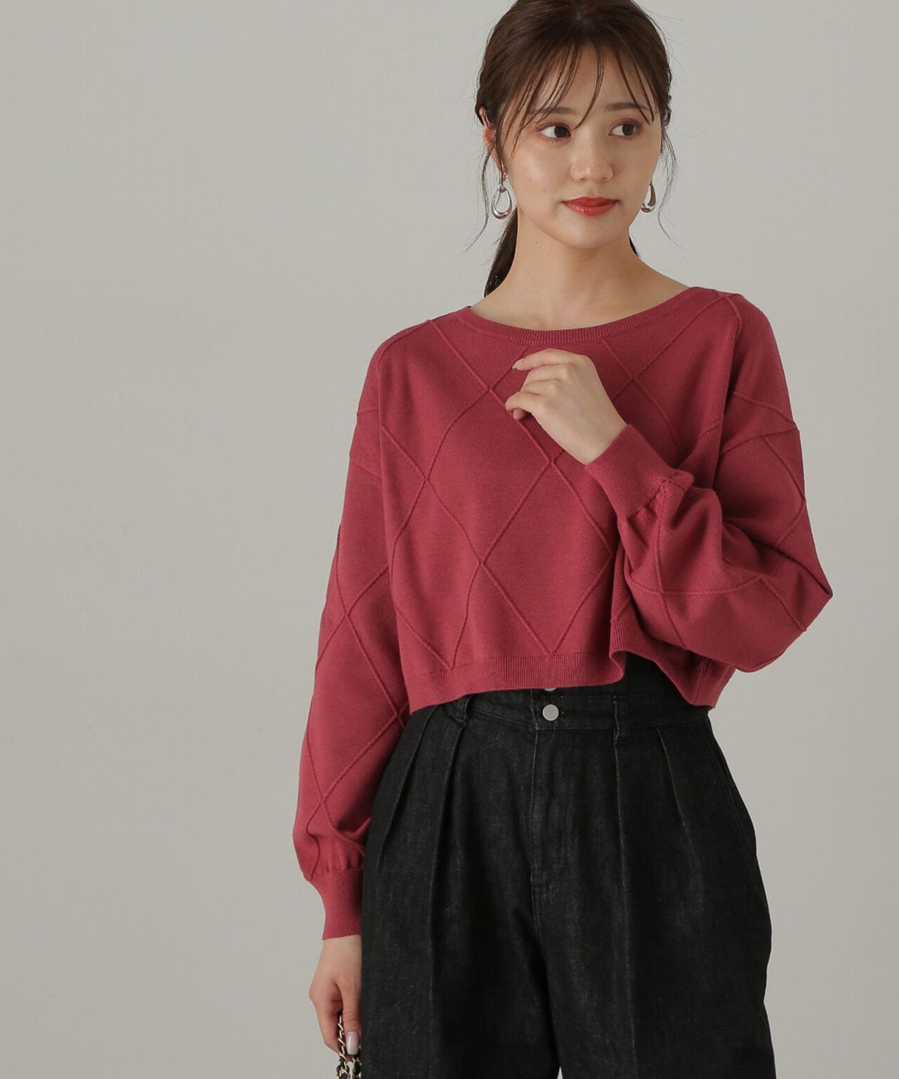 ダイヤ柄ショート丈ニット
