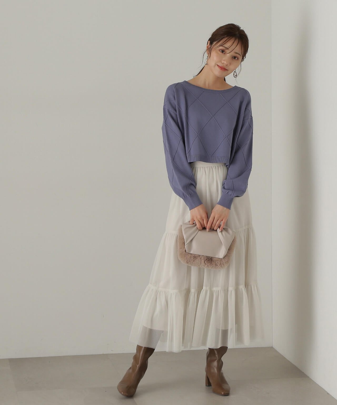 ダイヤ柄ショート丈ニット