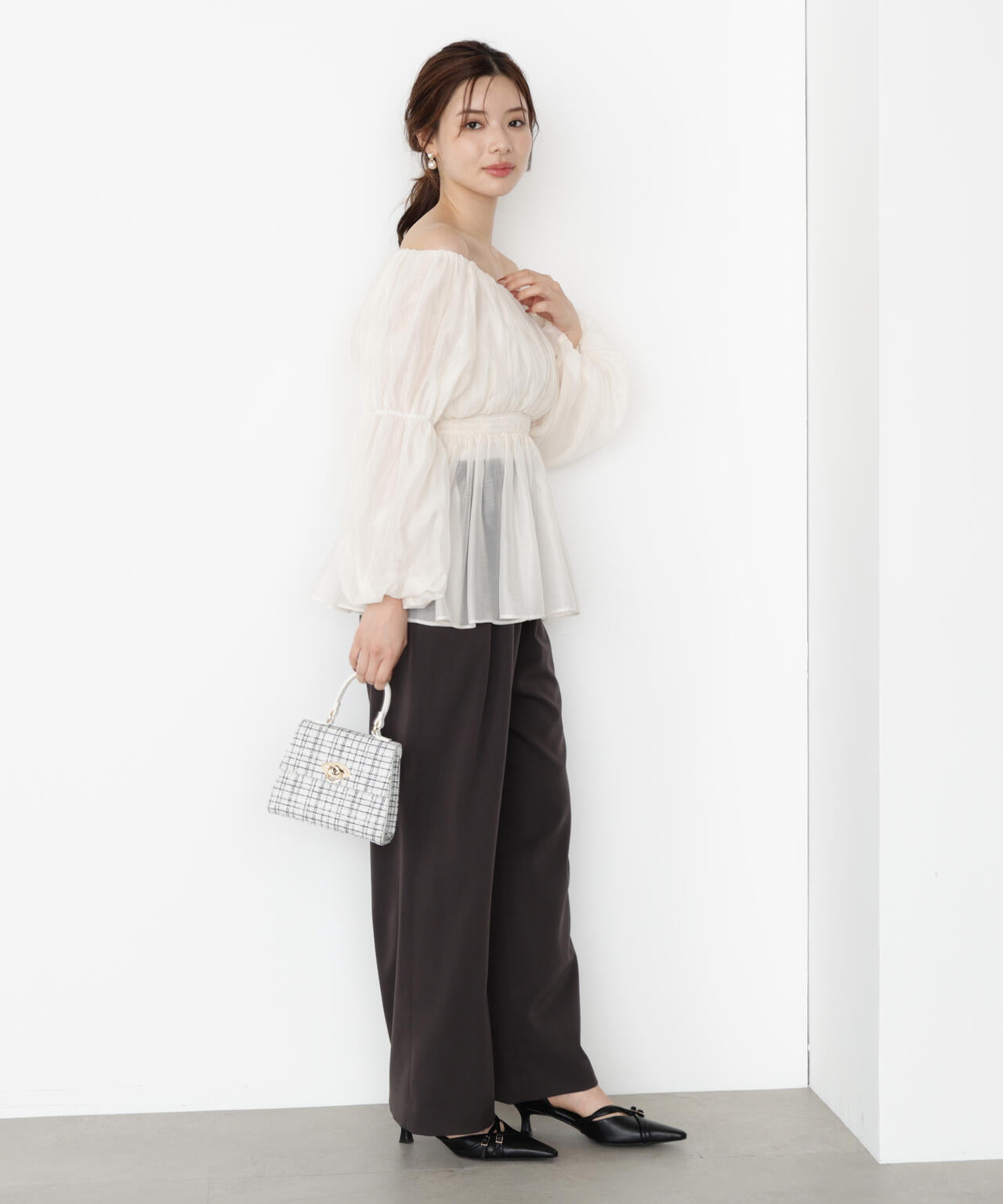 【松川星さん着用】＜ウォッシャブル＞バルーンスリーブオフショルブラウス【ピンク：WEB・一部店舗限定】