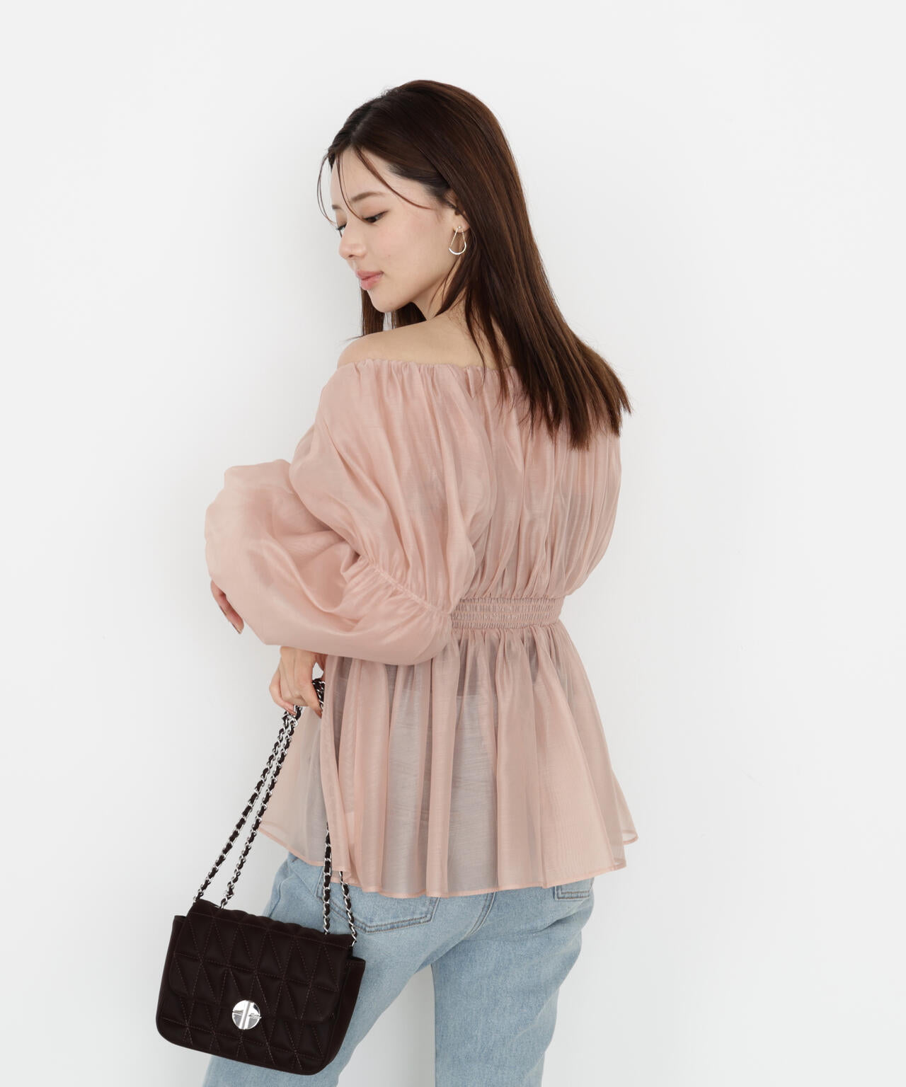【松川星さん着用】＜ウォッシャブル＞バルーンスリーブオフショルブラウス【ピンク：WEB・一部店舗限定】