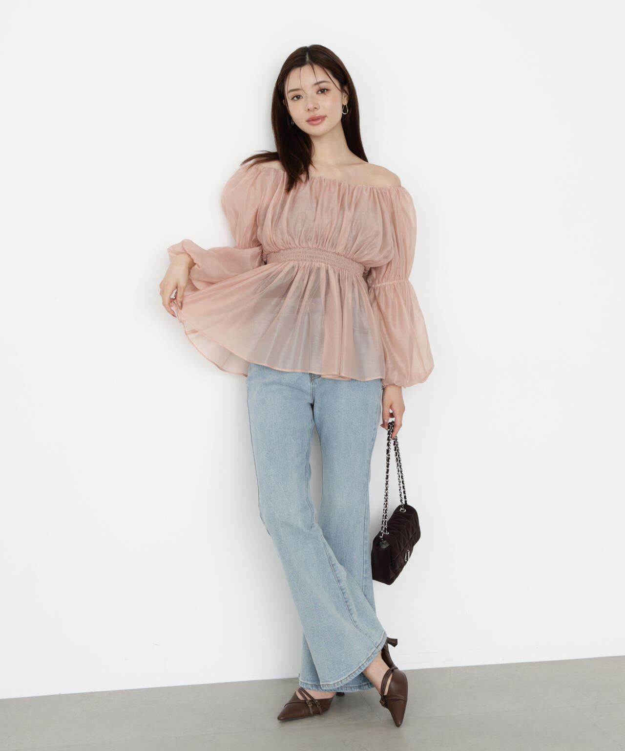 【松川星さん着用】＜ウォッシャブル＞バルーンスリーブオフショルブラウス【ピンク：WEB・一部店舗限定】