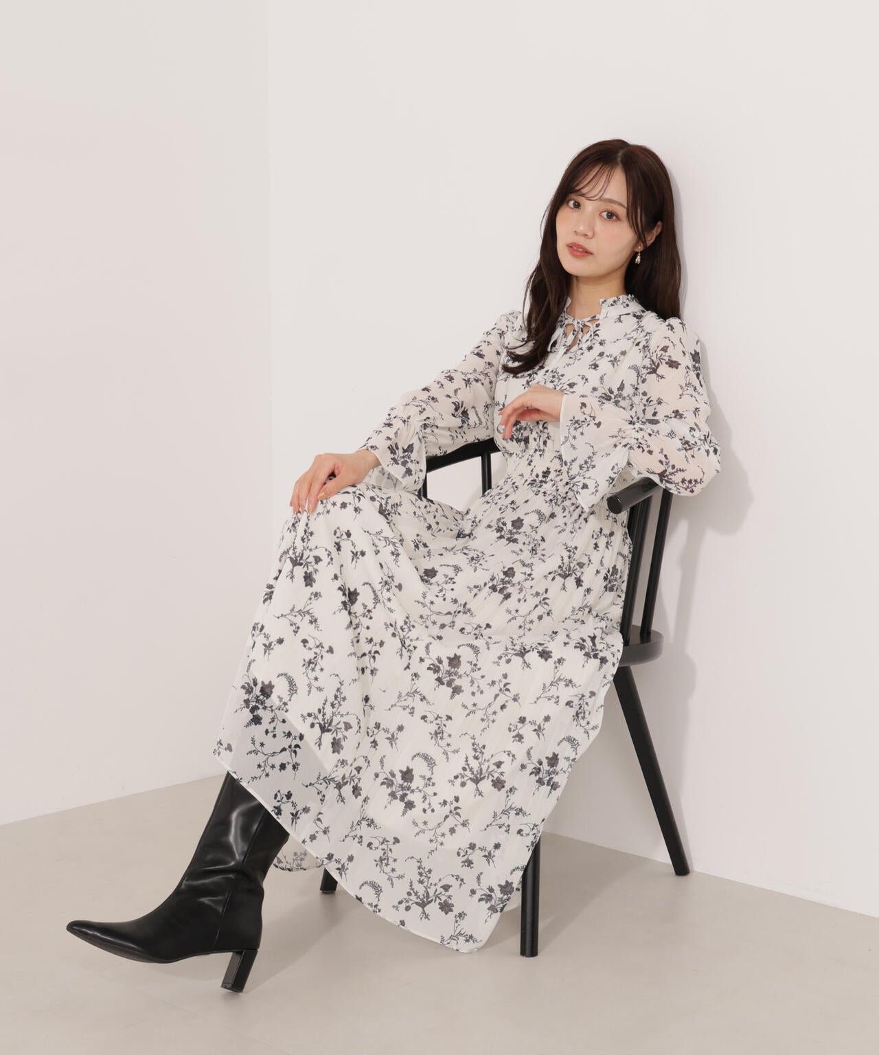 【加藤栞さん着用】花柄プリーツワンピース