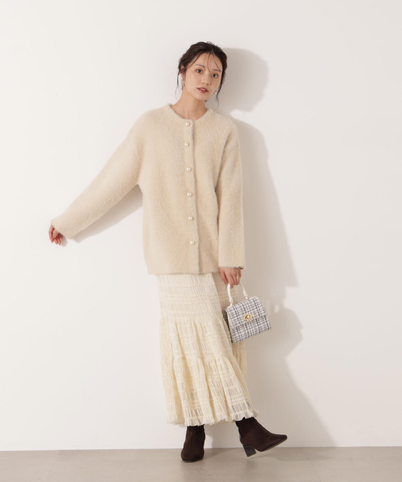 【青島心さん着用】フェザージャコット【アイボリー：WEB限定】
