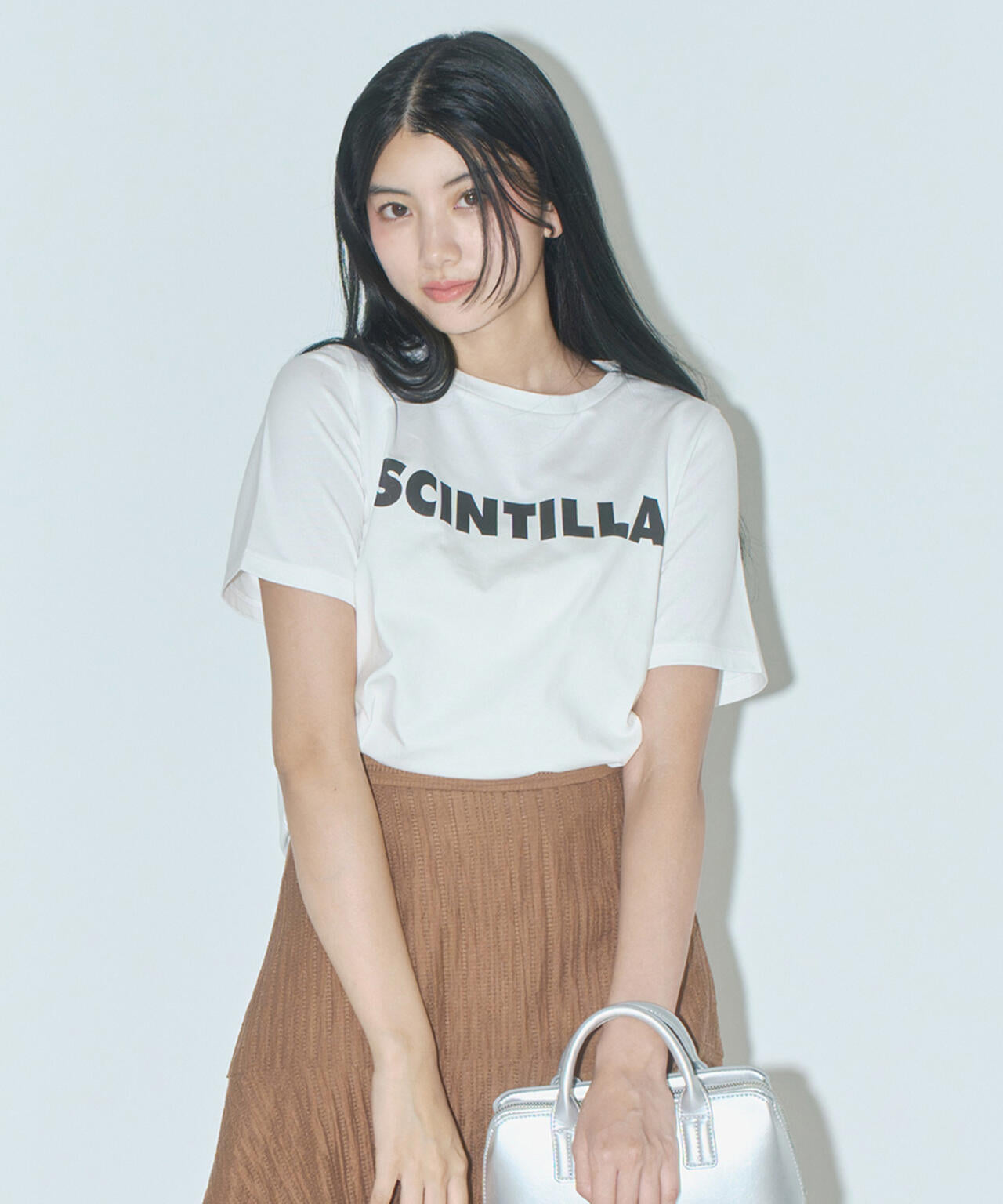 ＜ウォッシャブル＞ゴシックロゴTシャツ