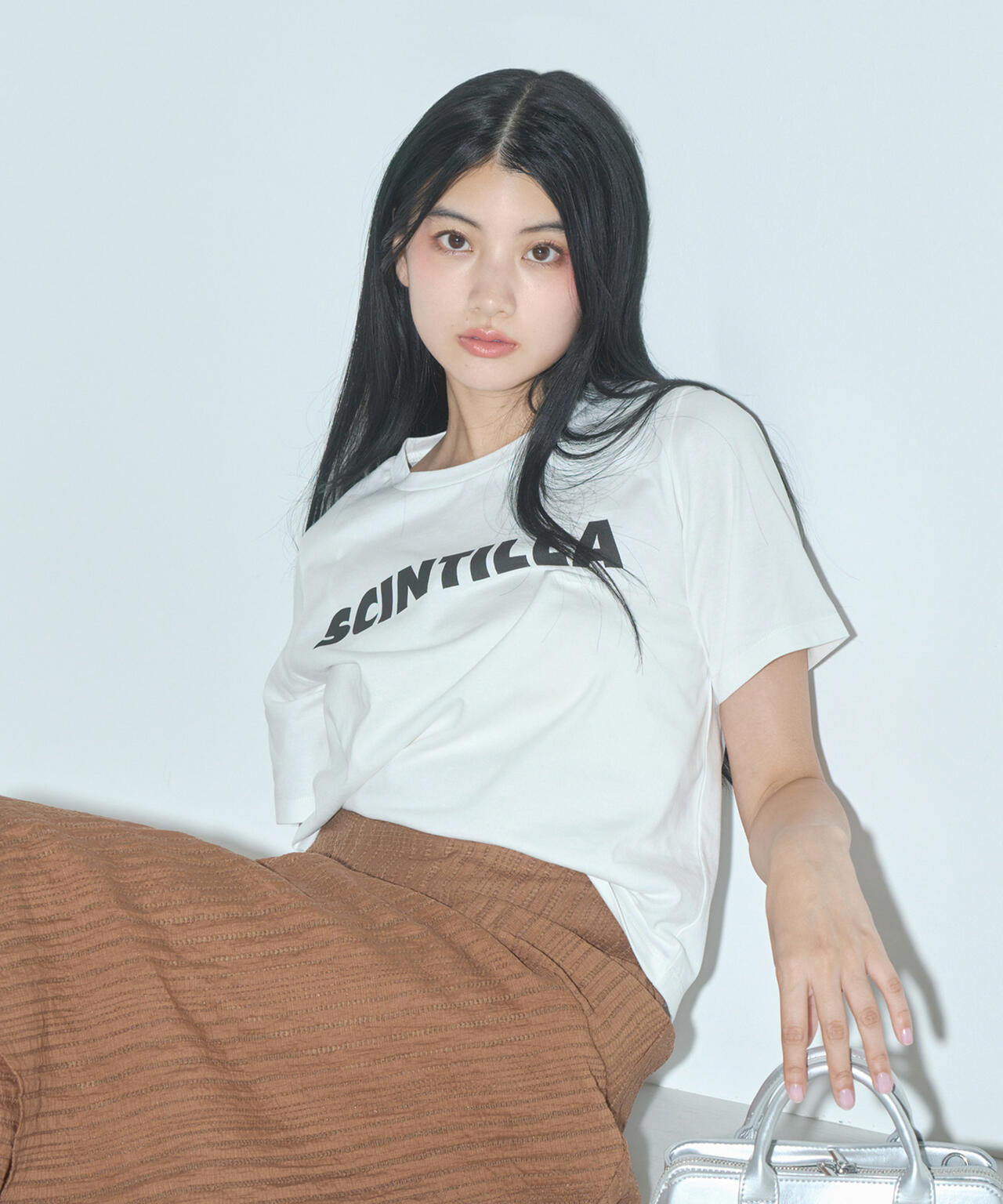 ＜ウォッシャブル＞ゴシックロゴTシャツ