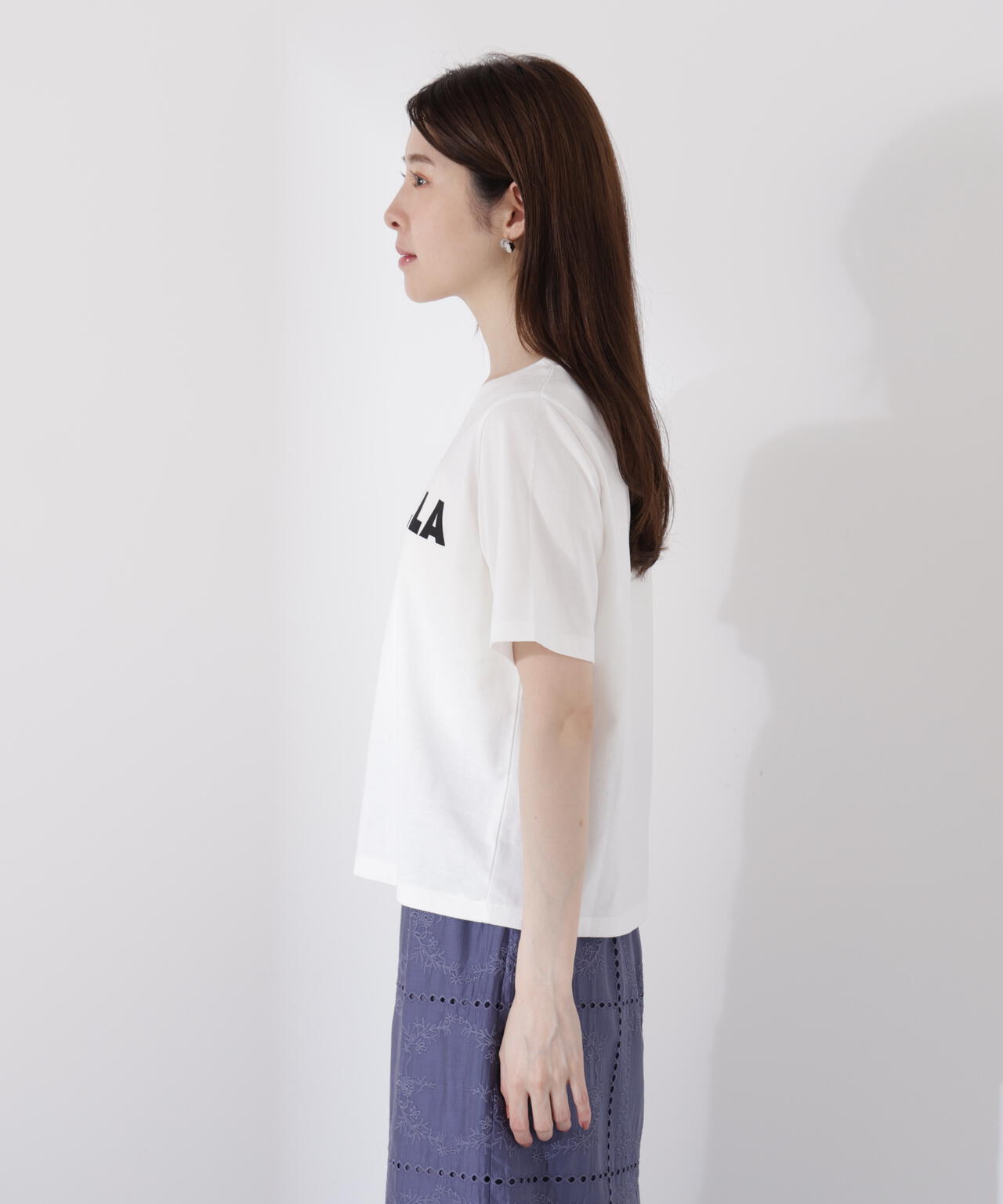 ＜ウォッシャブル＞ゴシックロゴTシャツ