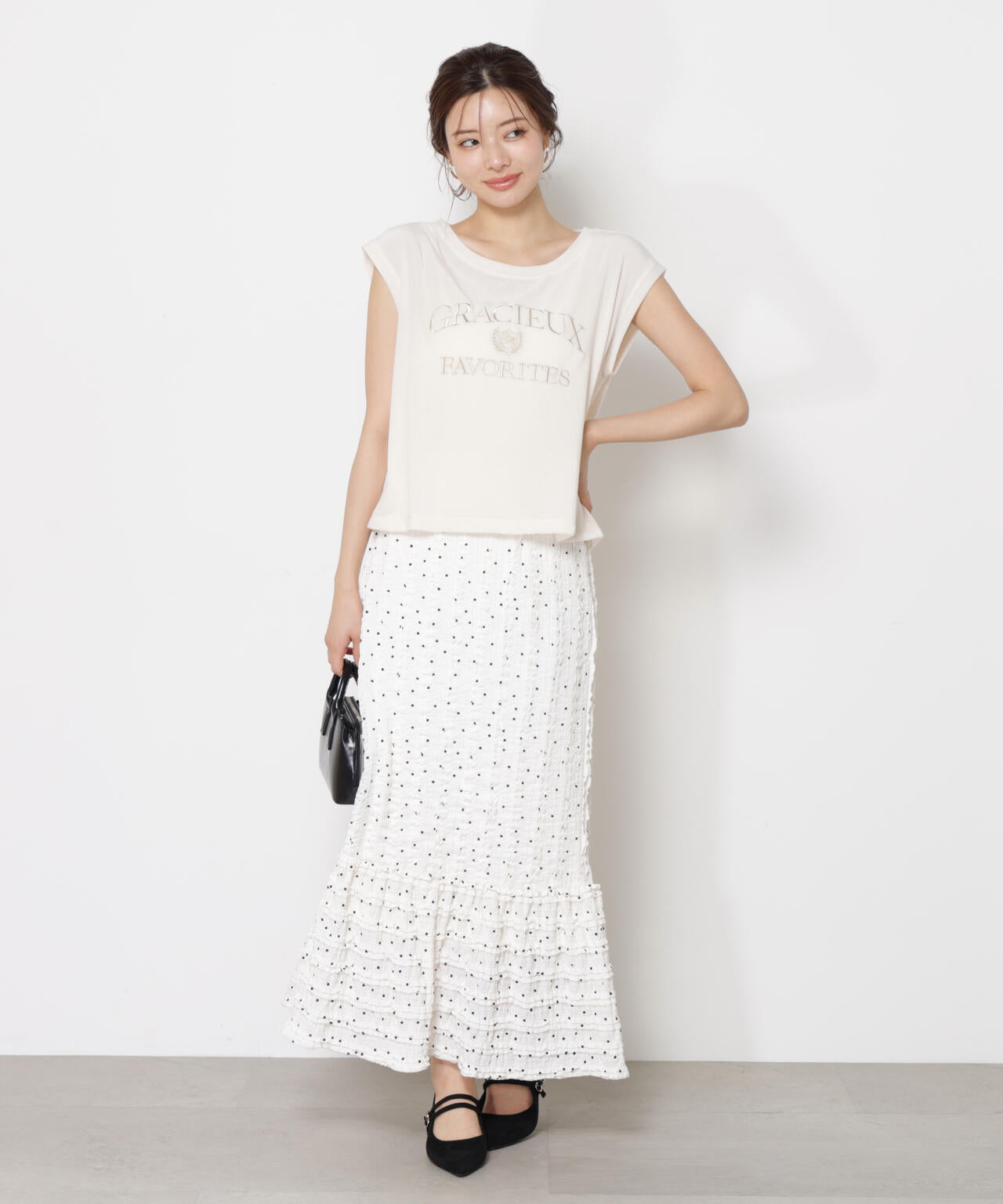 ＜ハンドウォッシャブル＞シアーベロア刺繍Tシャツ