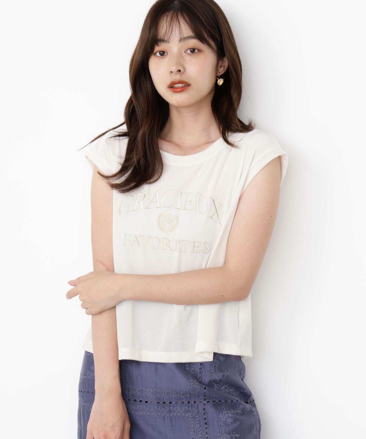 ＜ハンドウォッシャブル＞シアーベロア刺繍Tシャツ