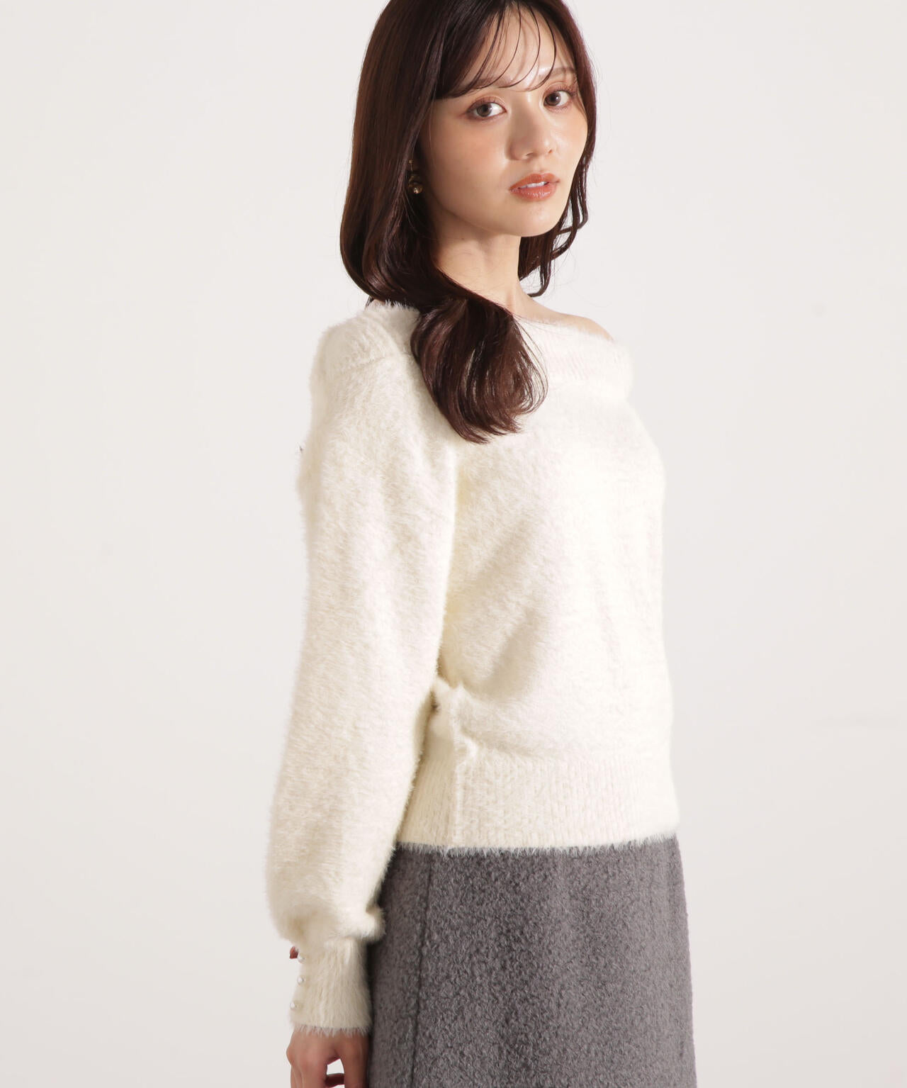 【加藤栞さん着用】ミニシャギーオフショルニット【ネイビー：WEB・一部店舗限定】