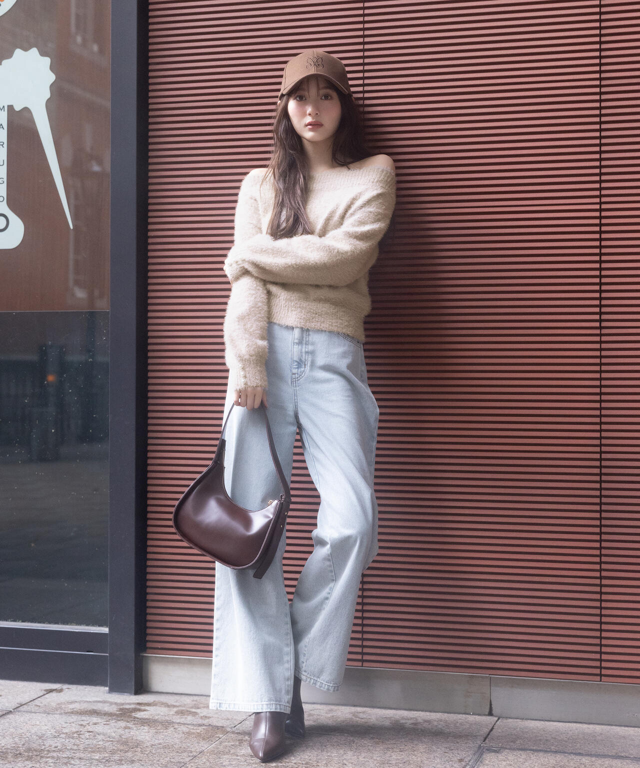 【加藤栞さん着用】ミニシャギーオフショルニット【ネイビー：WEB・一部店舗限定】