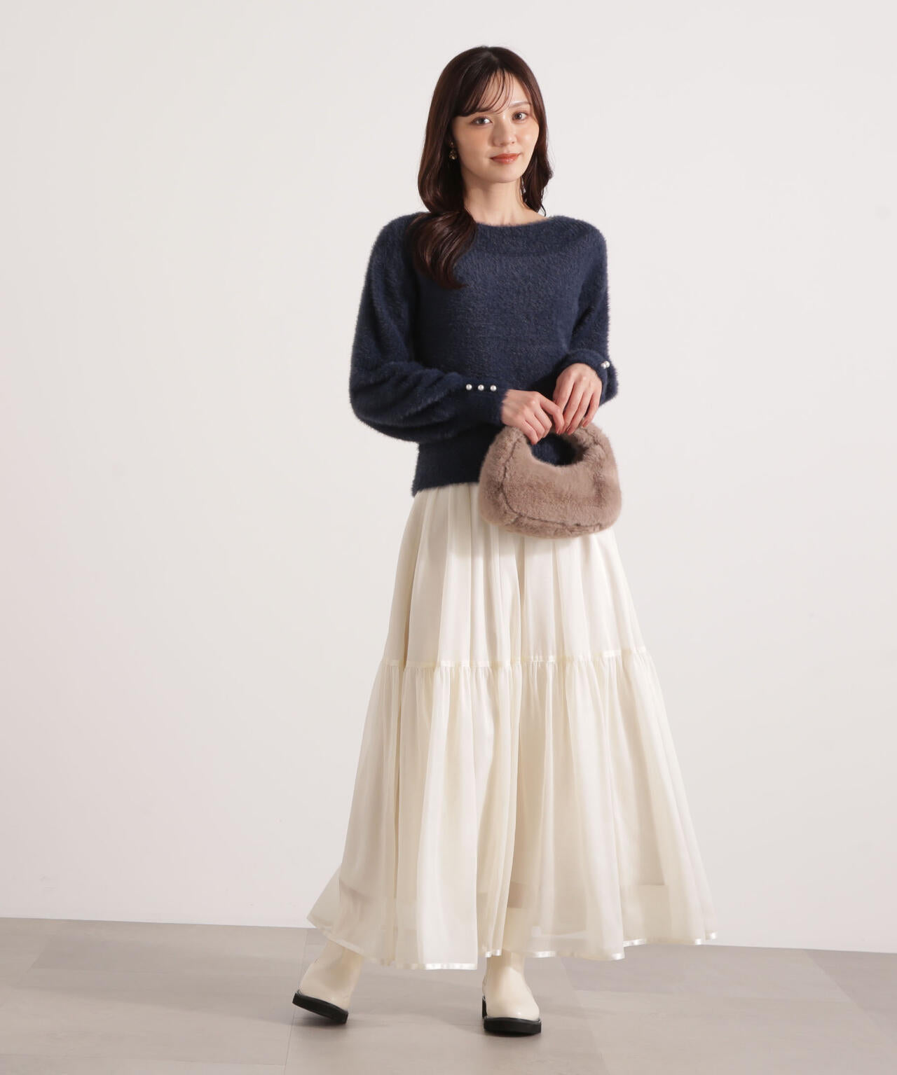 【加藤栞さん着用】ミニシャギーオフショルニット【ネイビー：WEB・一部店舗限定】
