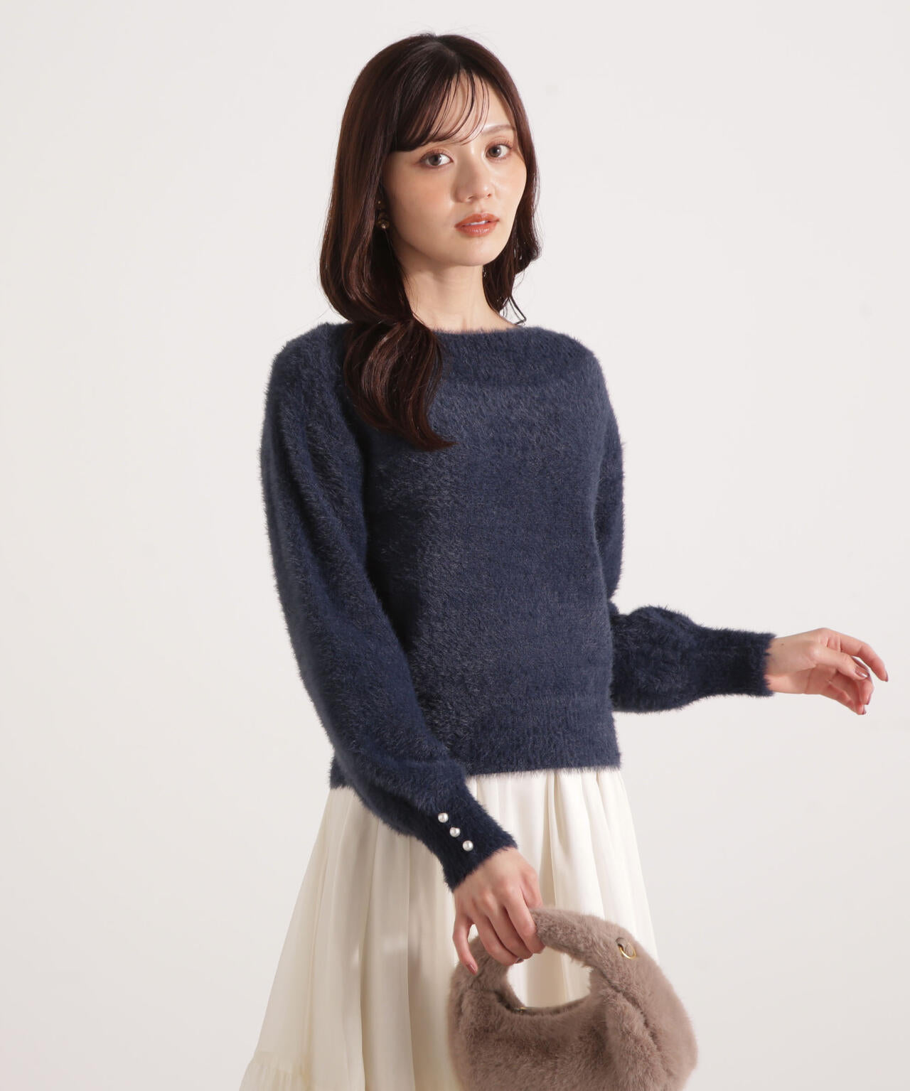 【加藤栞さん着用】ミニシャギーオフショルニット【ネイビー：WEB・一部店舗限定】