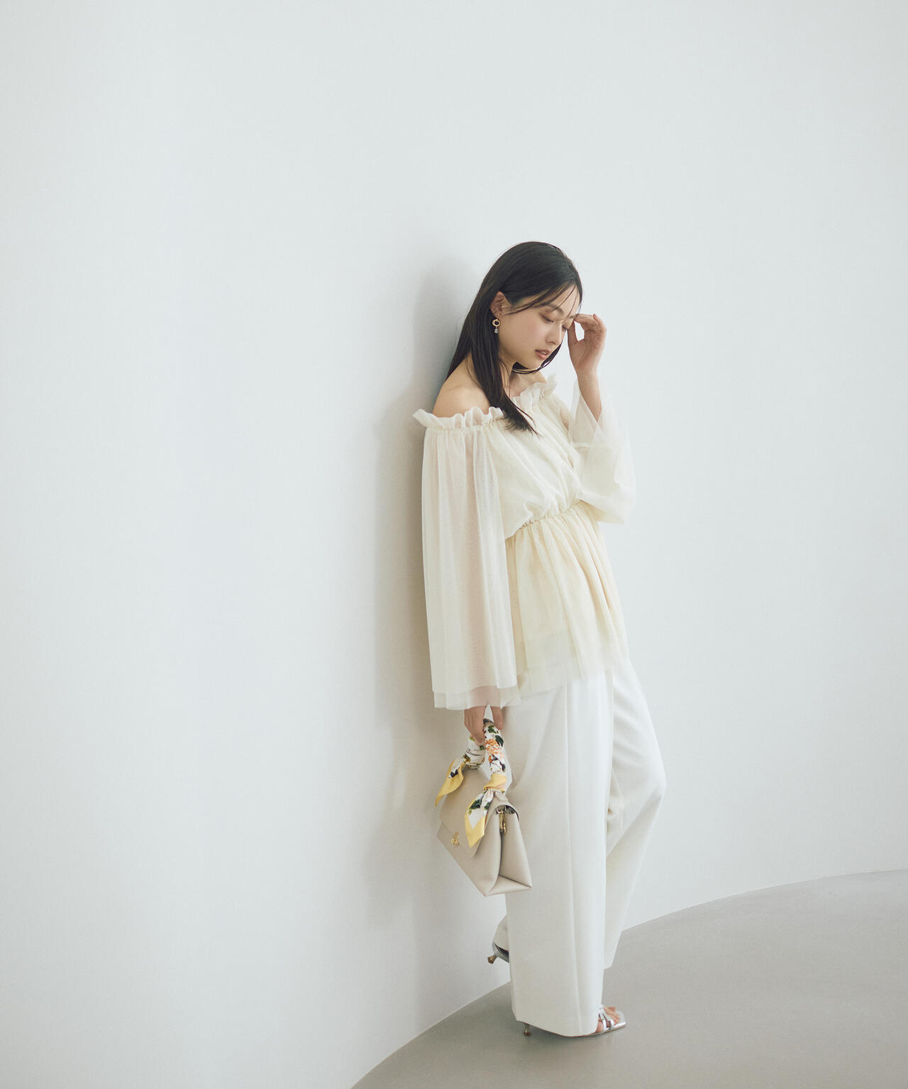 model：165cm B:82 W:59 H:86 S:25cm 着用サイズ：M