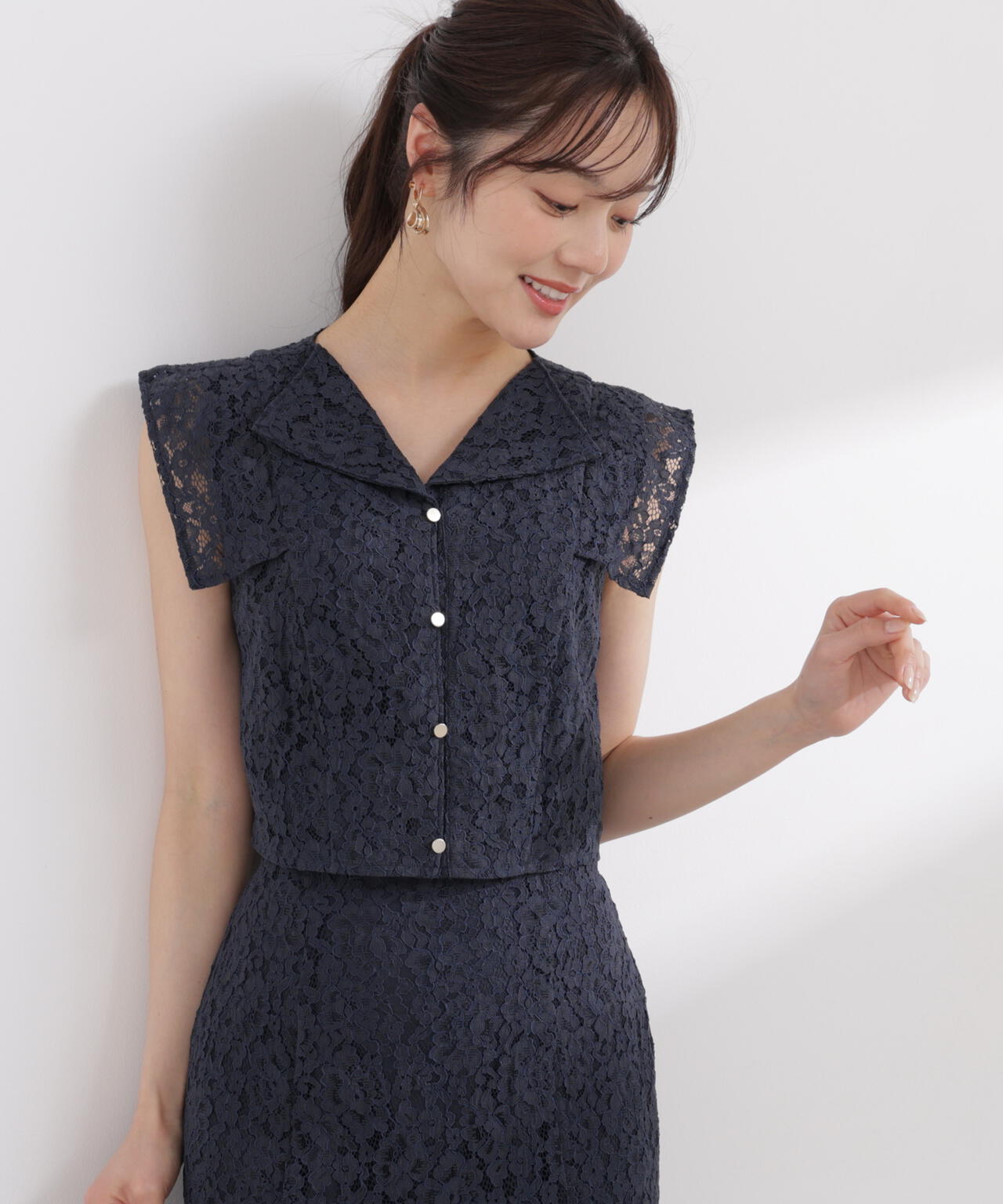 ＜加藤栞さん着用＞衿付きレースブラウス