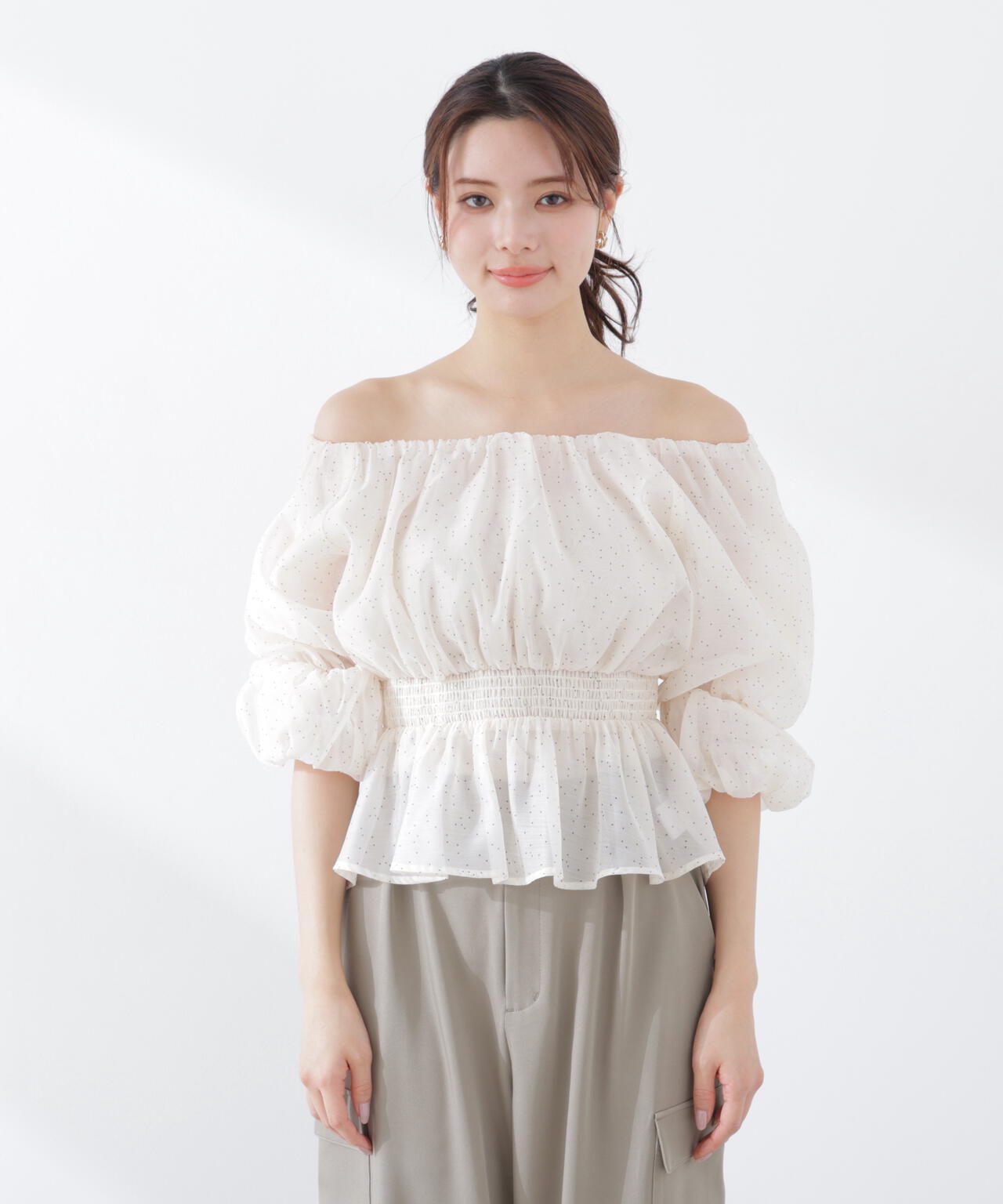 ＜加藤栞さん着用＞2wayオフショルフィッシュテールブラウス