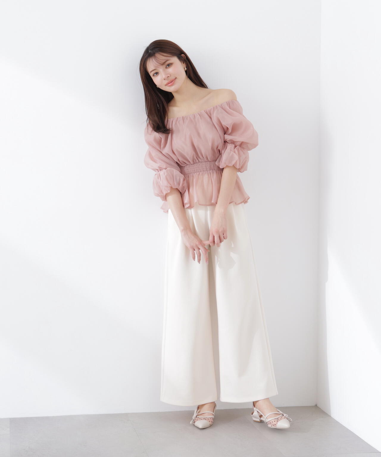 ＜加藤栞さん着用＞2wayオフショルフィッシュテールブラウス