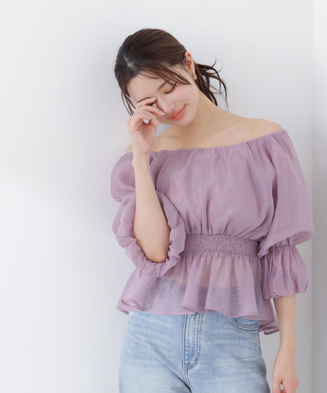 ＜加藤栞さん着用＞2wayオフショルフィッシュテールブラウス