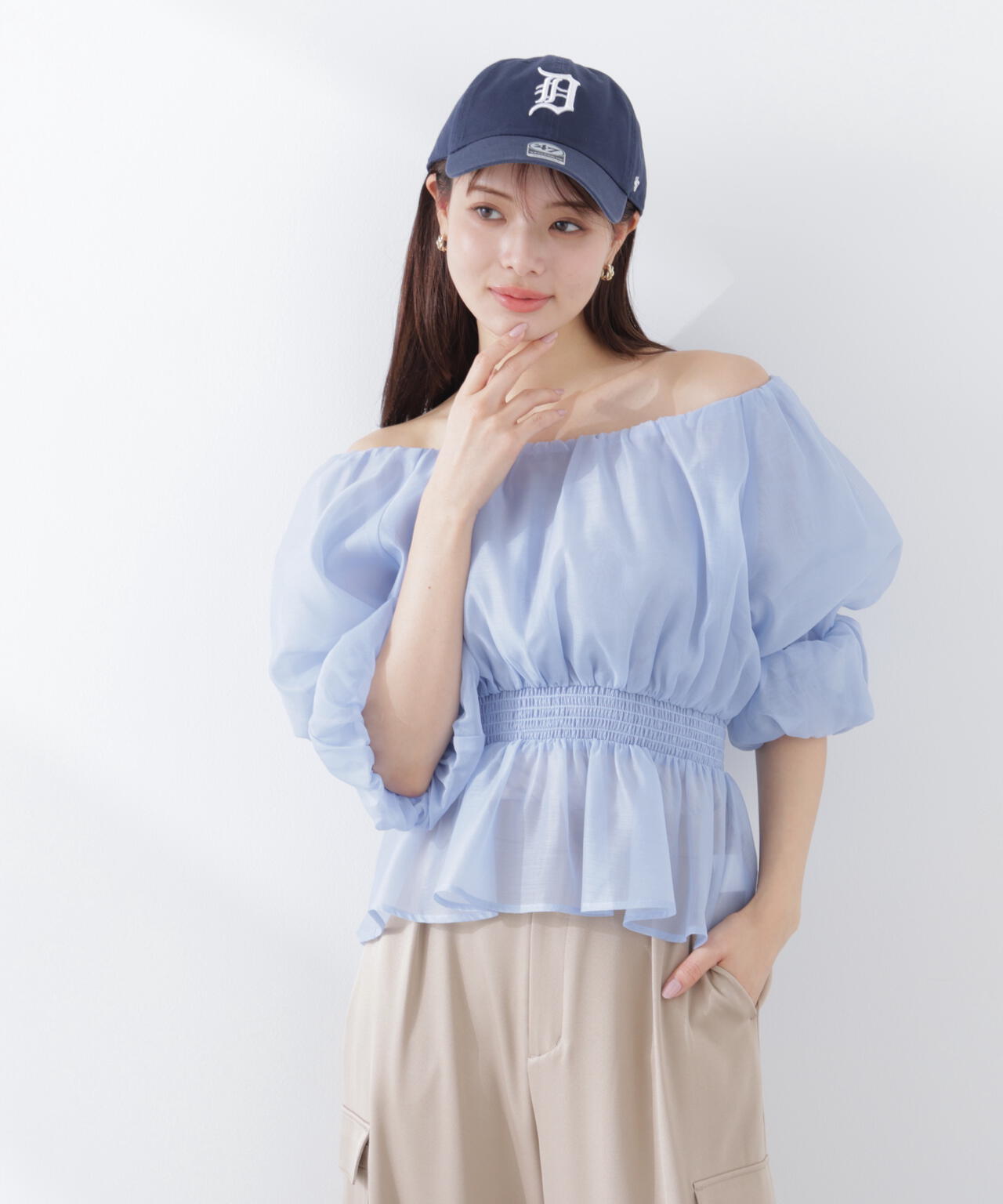 ＜加藤栞さん着用＞2wayオフショルフィッシュテールブラウス