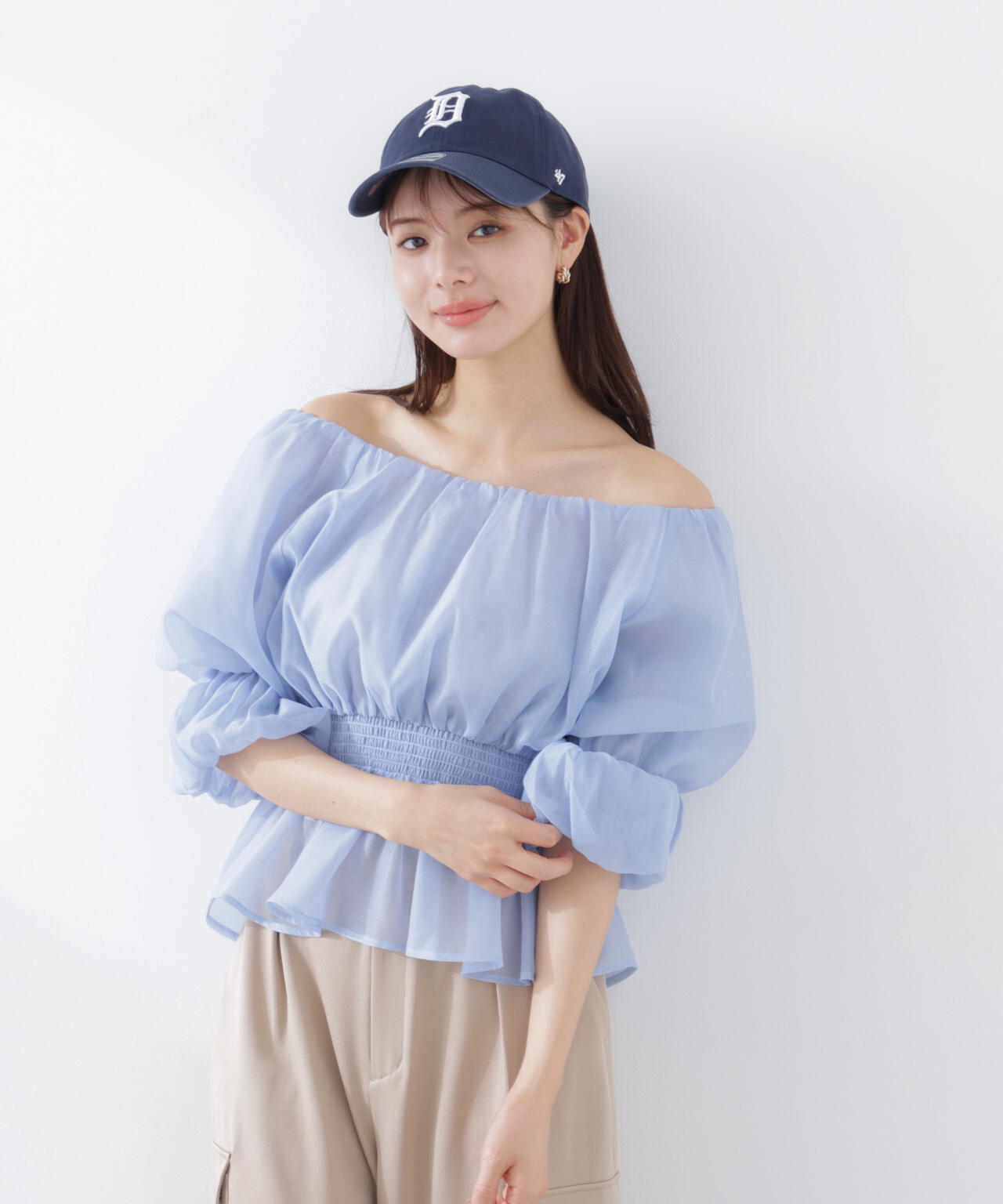 ＜加藤栞さん着用＞2wayオフショルフィッシュテールブラウス