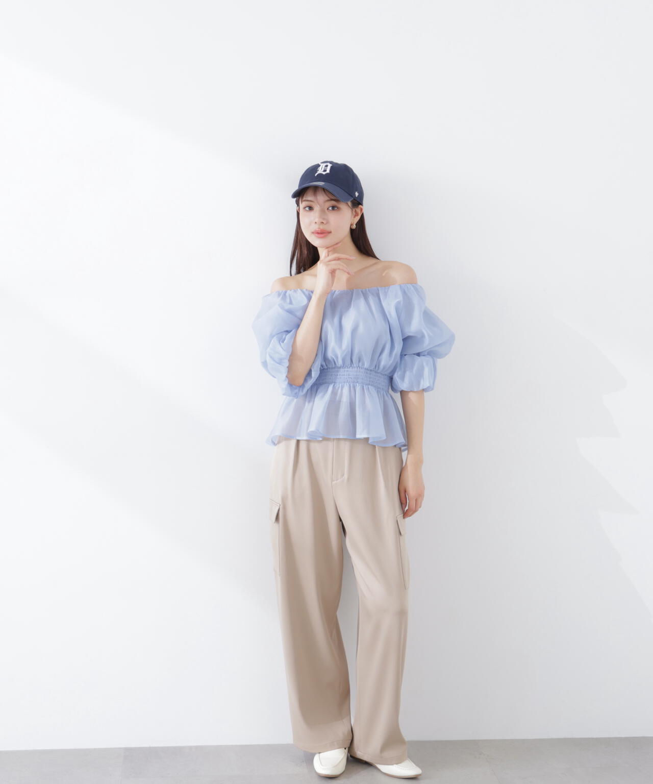 ＜加藤栞さん着用＞2wayオフショルフィッシュテールブラウス