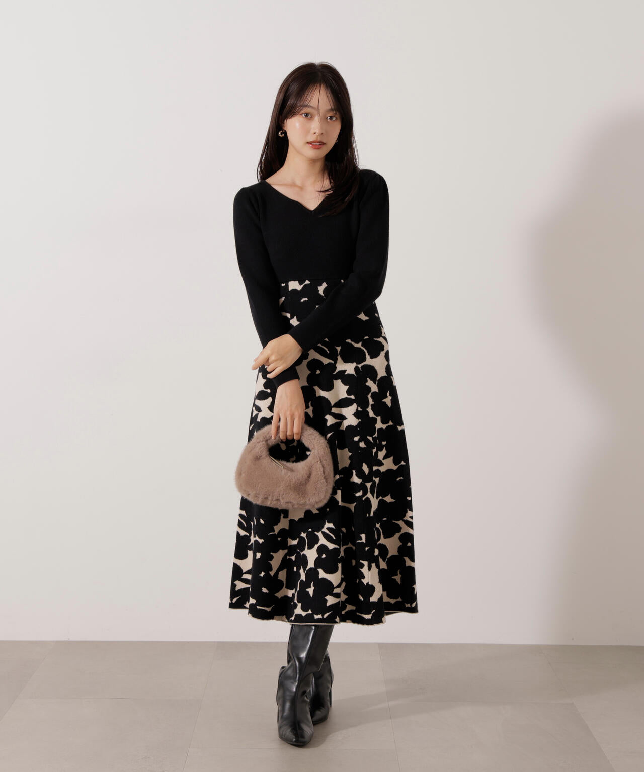＜加藤栞さん着用＞ジャガードフラワーニットワンピース