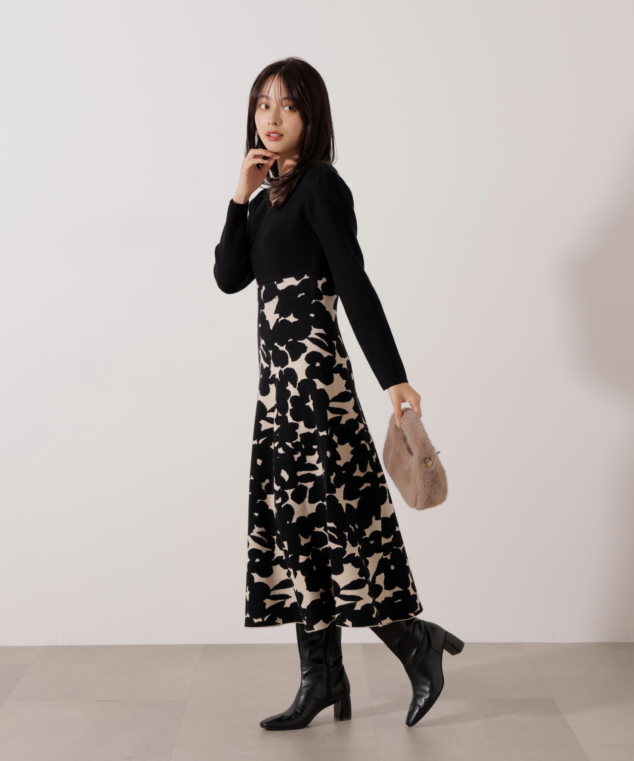 ＜加藤栞さん着用＞ジャガードフラワーニットワンピース