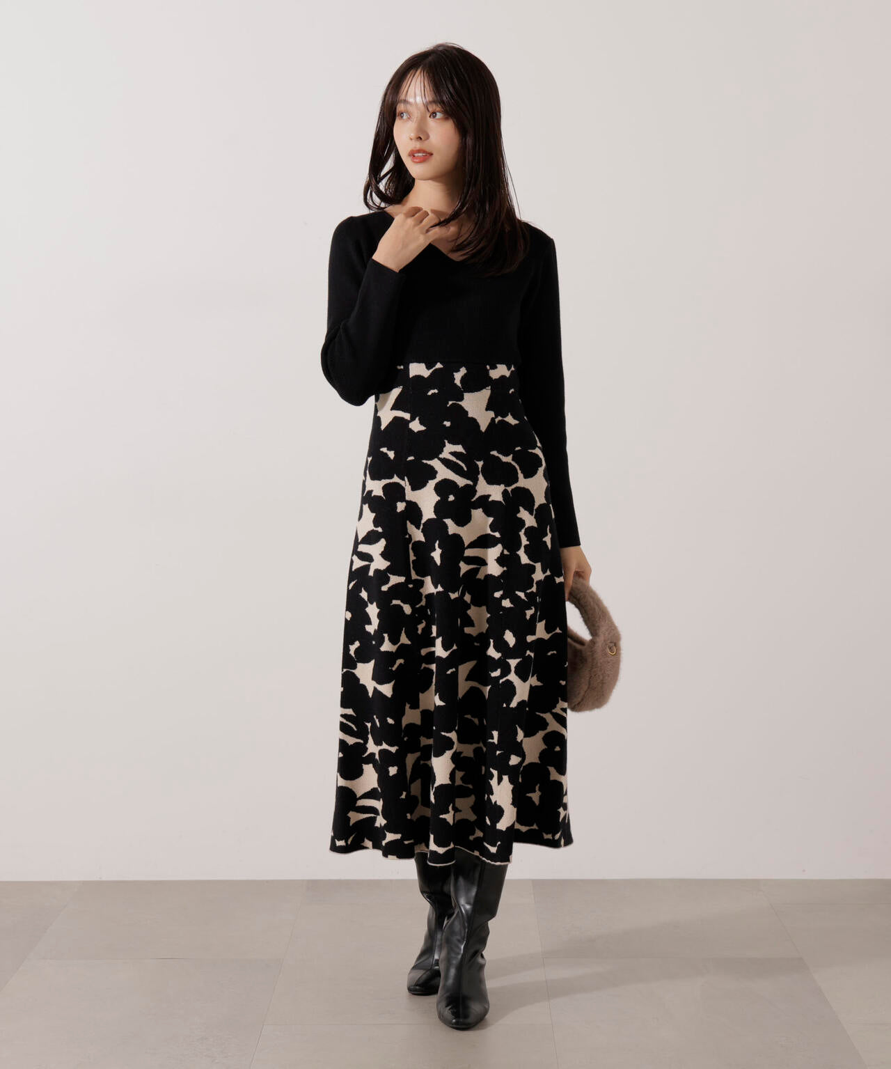 ＜加藤栞さん着用＞ジャガードフラワーニットワンピース
