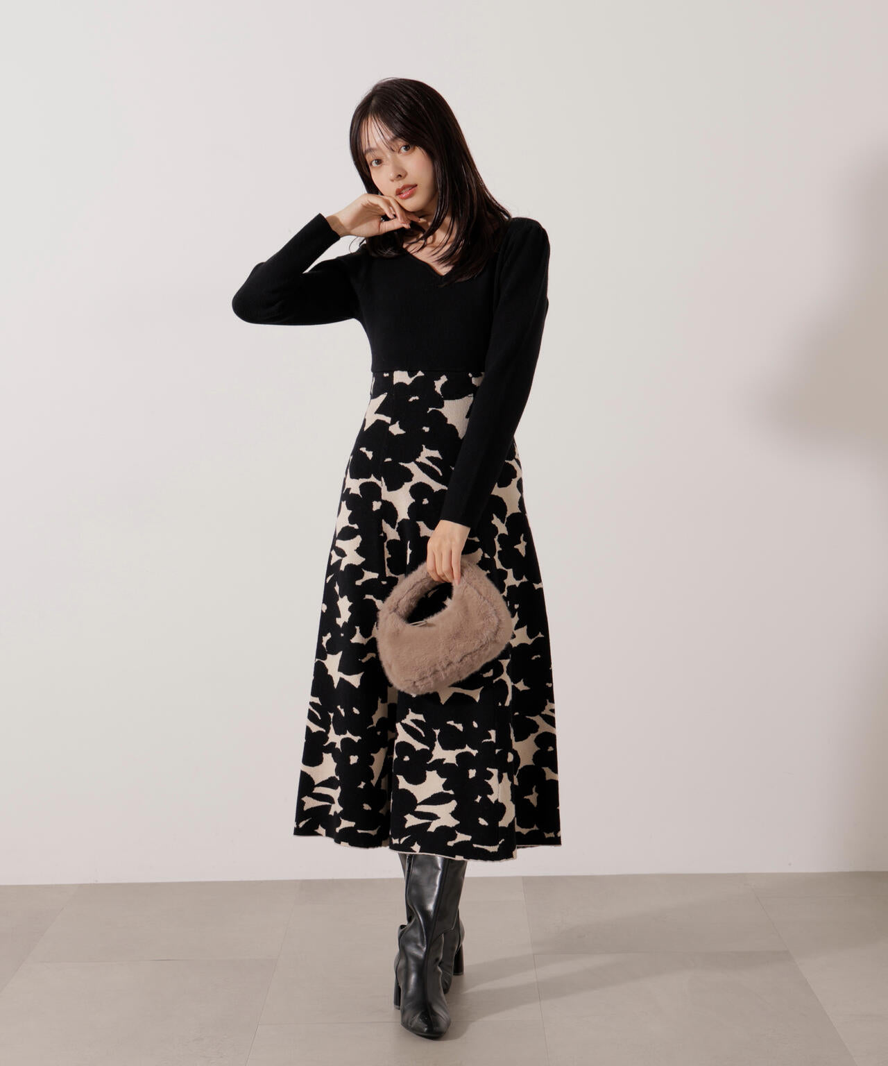 ＜加藤栞さん着用＞ジャガードフラワーニットワンピース