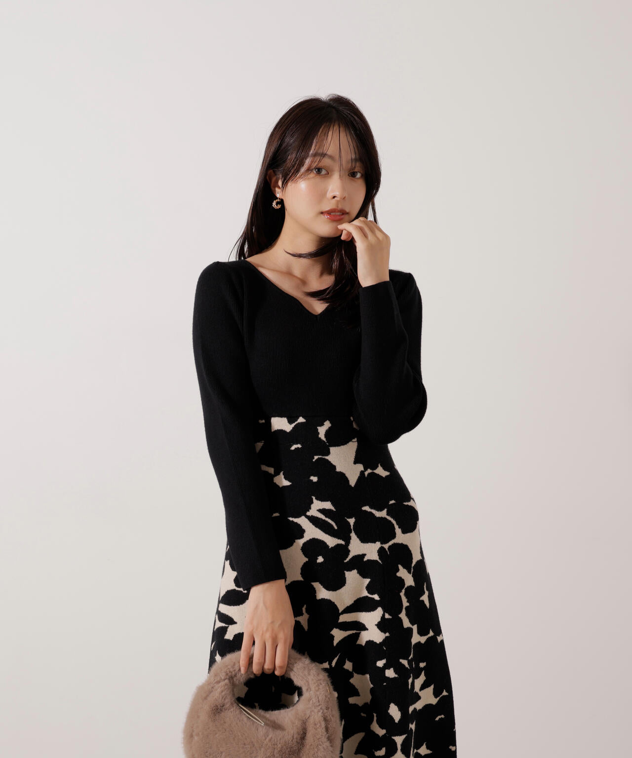 ＜加藤栞さん着用＞ジャガードフラワーニットワンピース