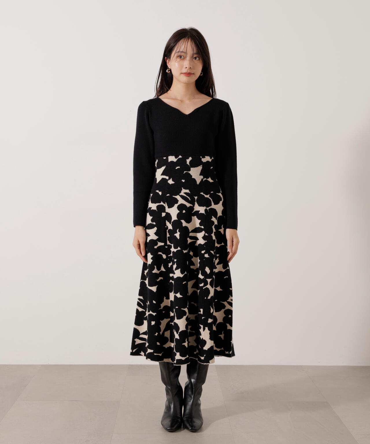 ＜加藤栞さん着用＞ジャガードフラワーニットワンピース