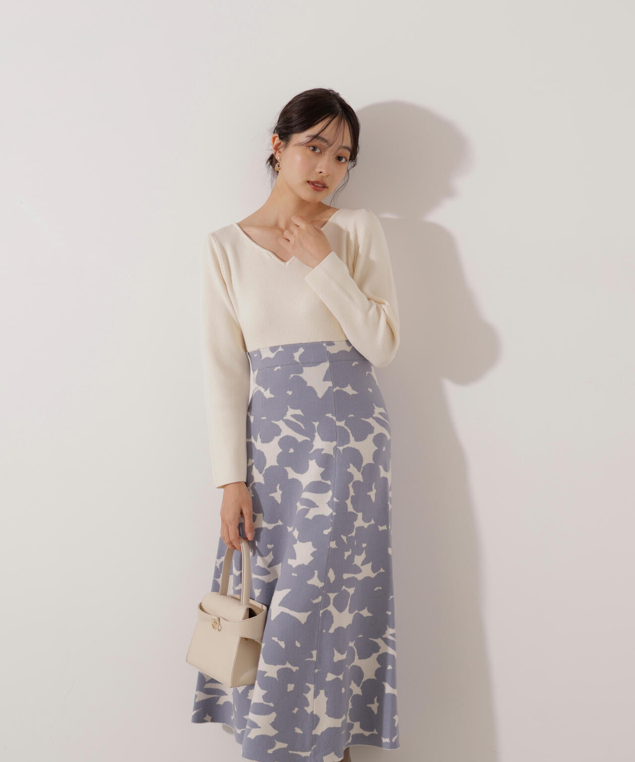 ＜加藤栞さん着用＞ジャガードフラワーニットワンピース