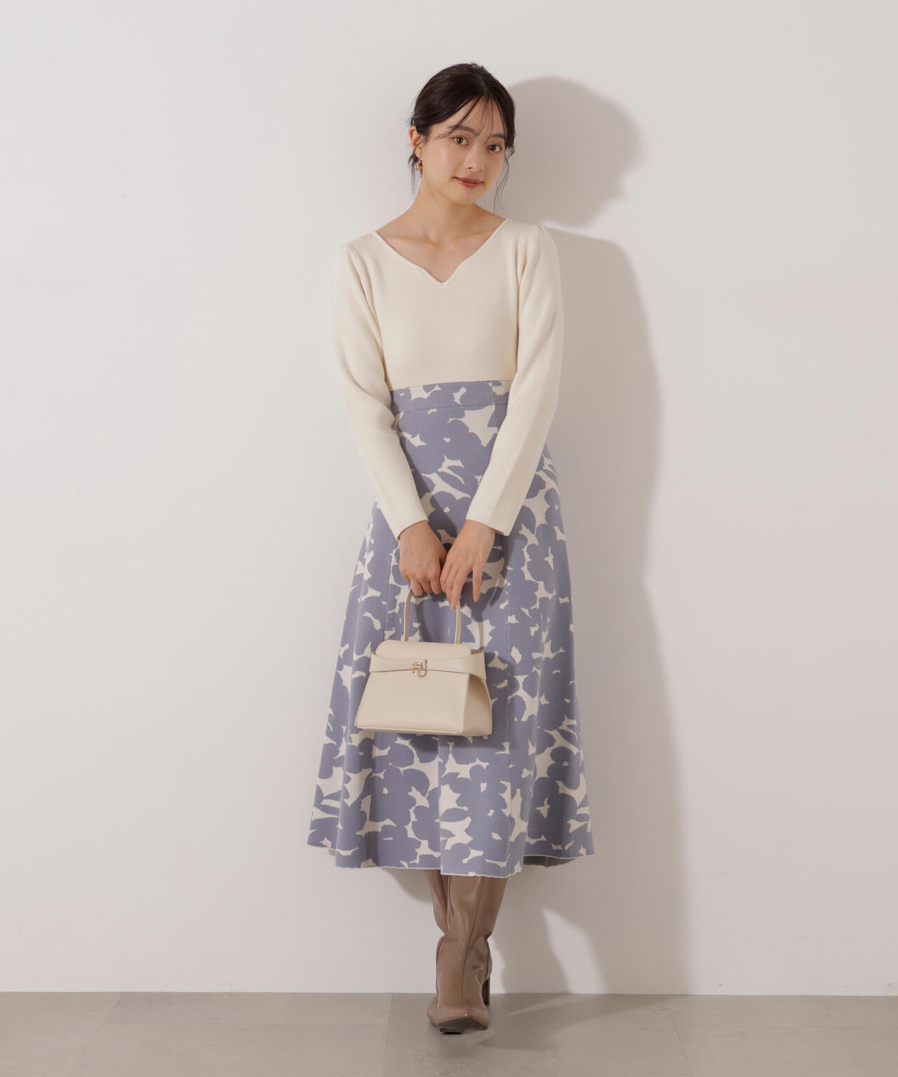 ＜加藤栞さん着用＞ジャガードフラワーニットワンピース