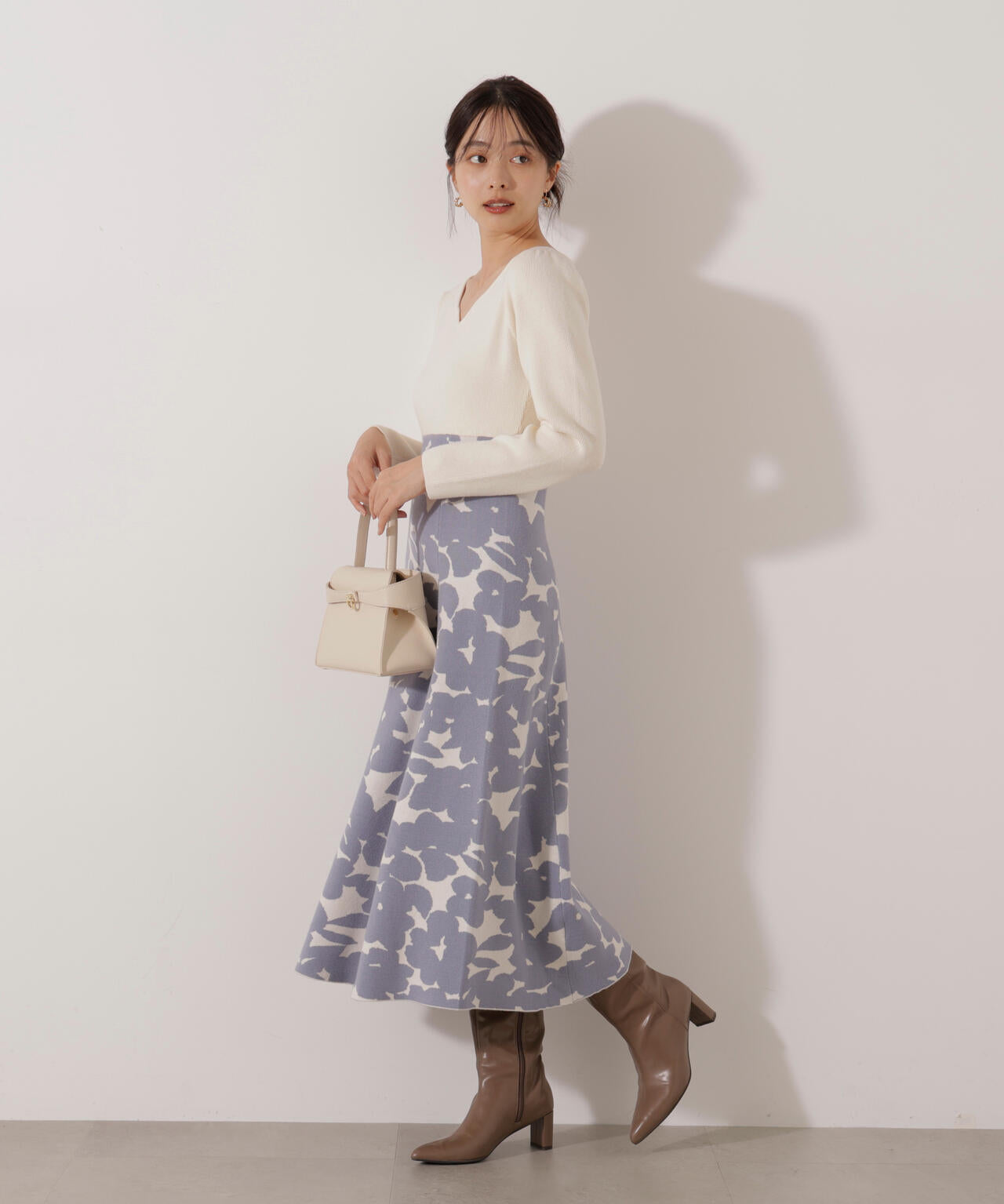 ＜加藤栞さん着用＞ジャガードフラワーニットワンピース