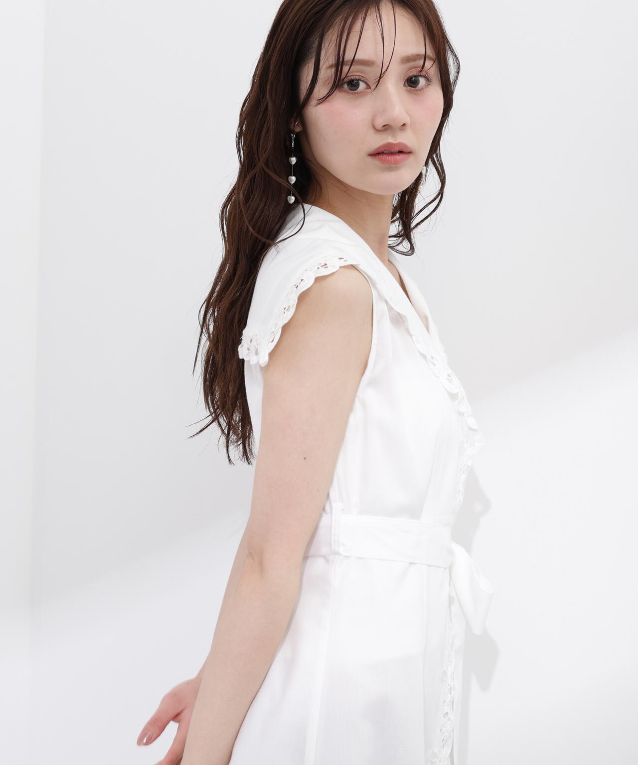 ＜中川紅葉さん着用＞セーラーカラーレーストリムワンピース