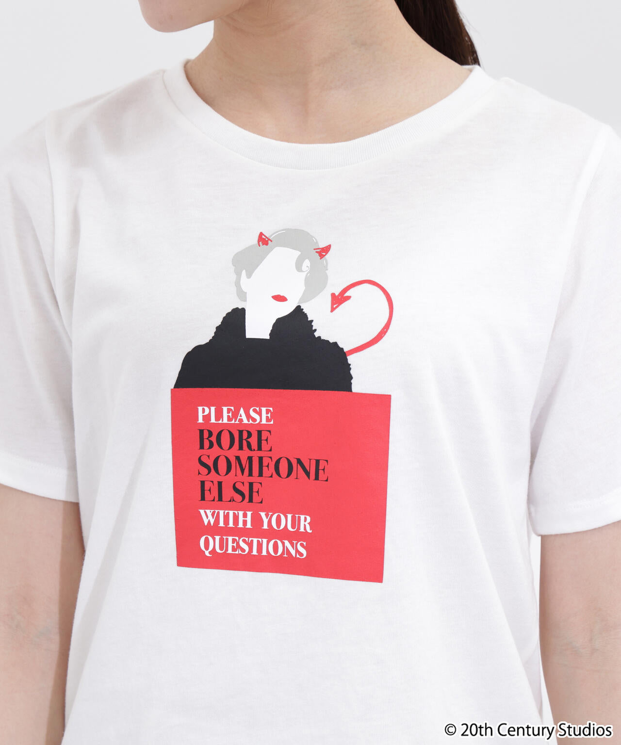 プラダを着た悪魔／フロントプリントTシャツ