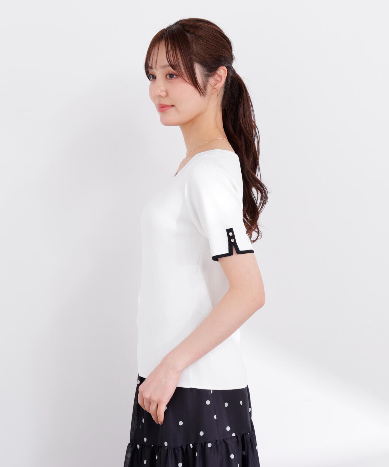 166cm B:78 W:56 H:83 S:24.5cm